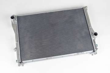 Picture of CSF 99-03 BMW M5 E39 - 95-03 BMW 540i M-T Radiator Fits Auto Trans w-Modified Drain Plug