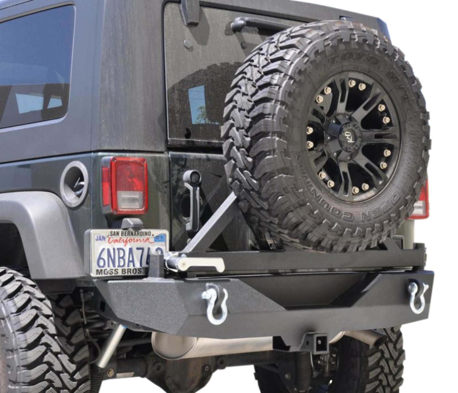 Picture of DV8 Offroad 07-18 Jeep Wrangler JK Rear Aluminum Bumper w- Tire Carrier - Black