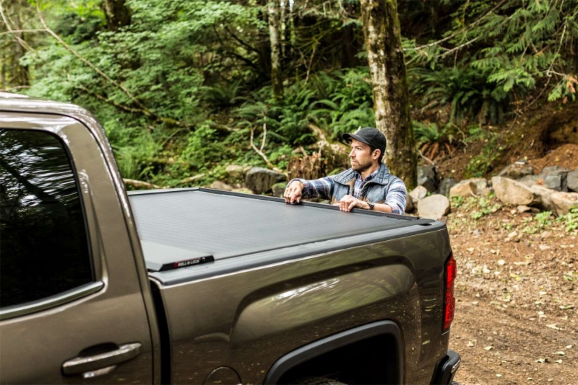 Picture of Roll-N-Lock 2020 GM Silverado - Sierra 2500-3500 6ft 10in Bed A-Series Retractable Tonneau Cover