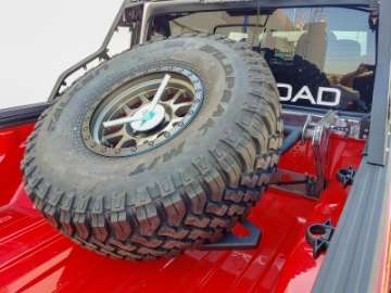 Picture of DV8 Offroad 2019+ Jeep Gladiator In-Bed Adjustable Tire Carrier