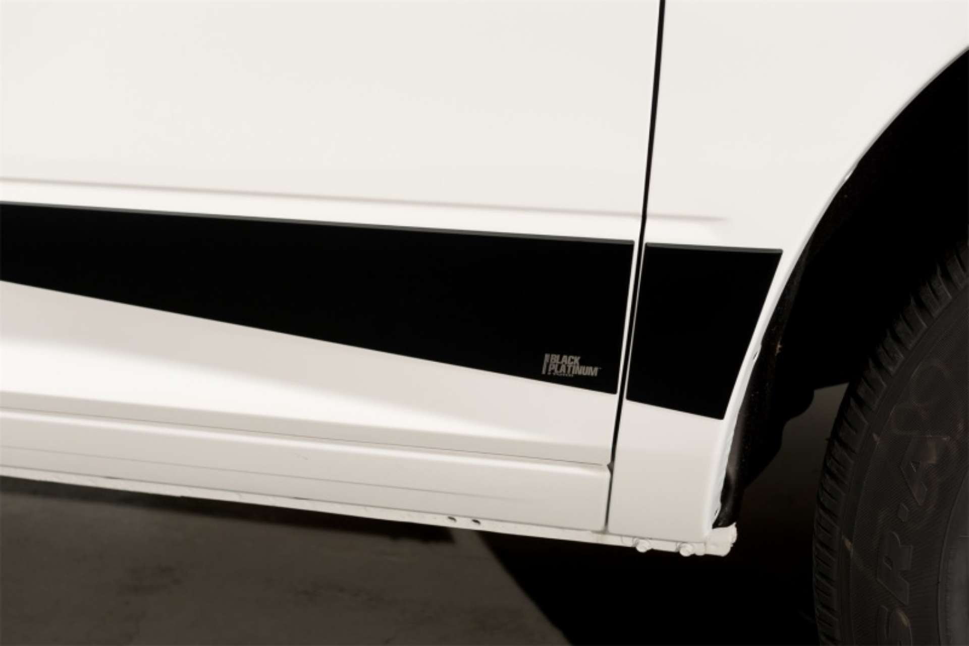 Picture of Putco 10-18 RAM 2500 Crew Cab 5-7ft- 5-5in Wide w-o Factory Flares 12pcs Blk Platinum Rocker Panels