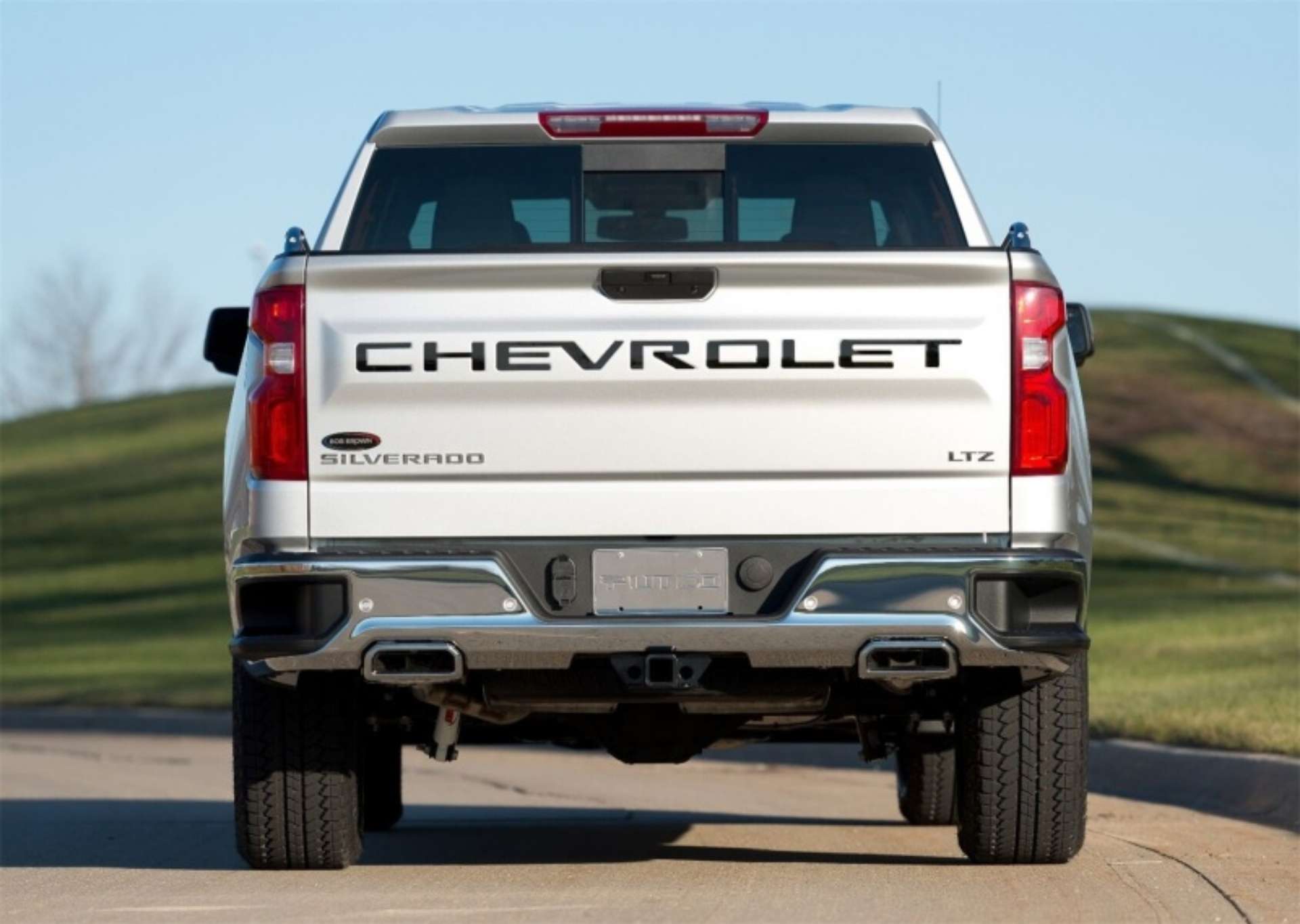 Picture of Putco 19-20 Chevy Silverado 1500 - Black Platinum Tailgate Letters CHEVROLET Chevrolet Letters