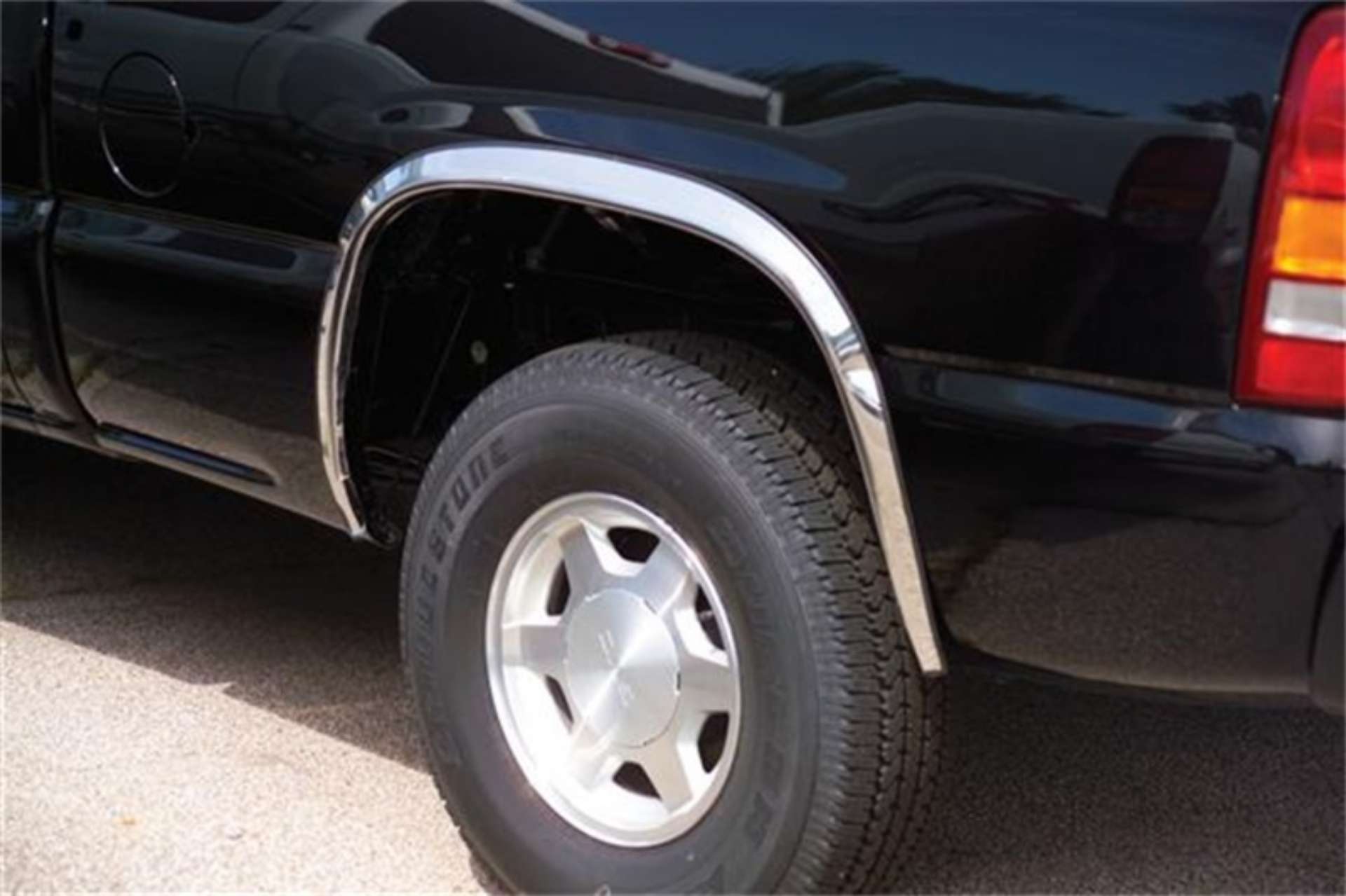 Picture of Putco 99-07 Ford SuperDuty Dually Box - Full Stainless Steel Fender Trim