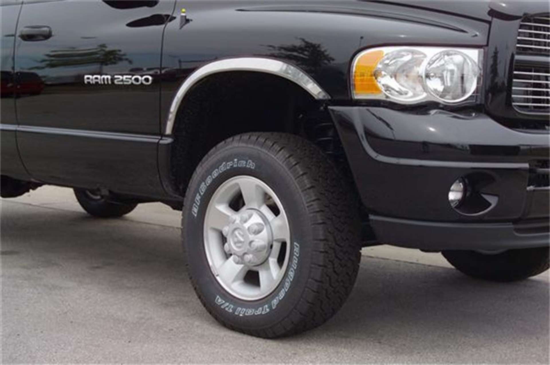 Picture of Putco 02-05 Ford Explorer - 4 door w- Factory Flares - 6pcs Full Stainless Steel Fender Trim