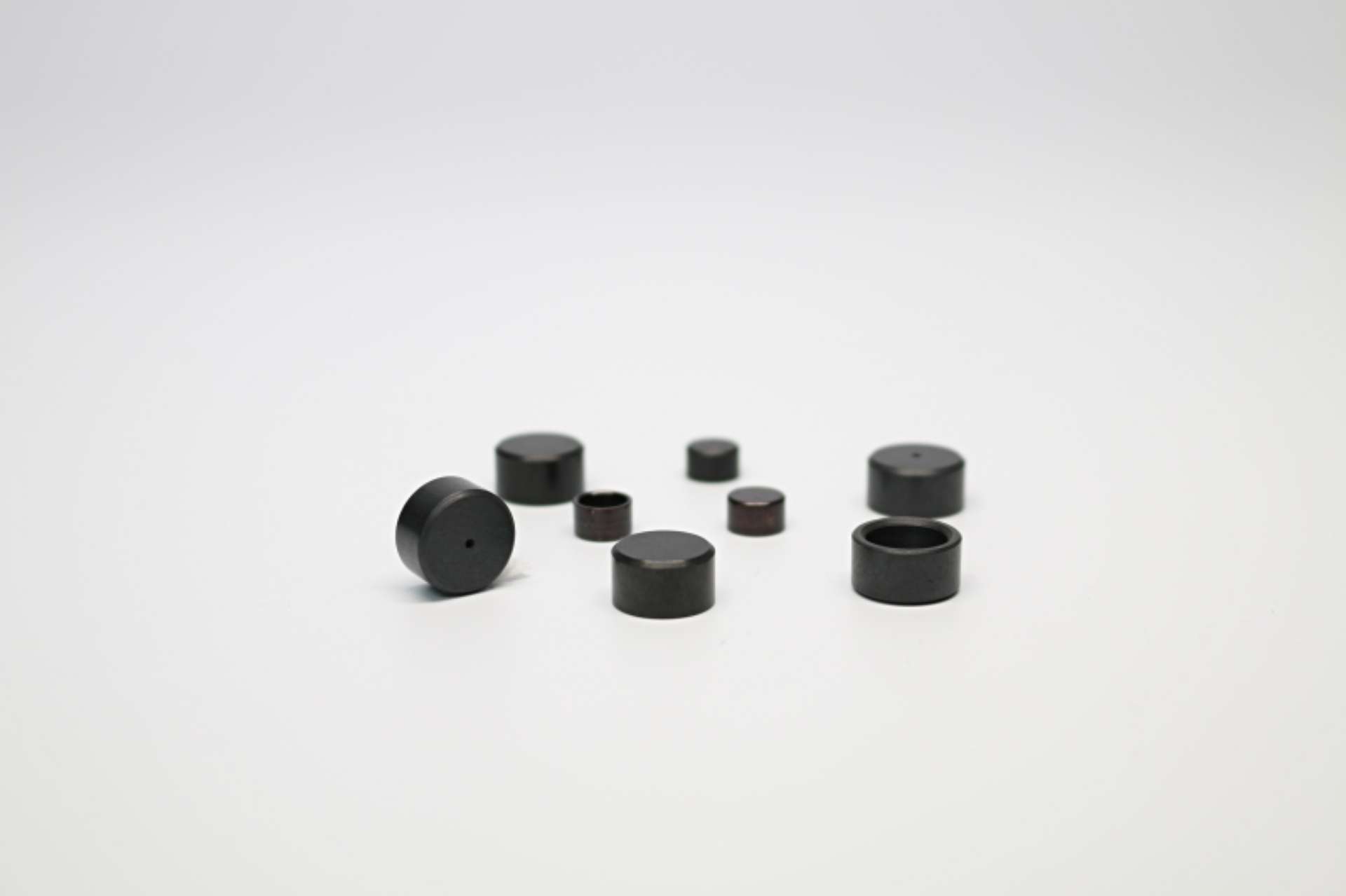 Picture of Ferrea 5-16 -310 ID -150 Deep Thickness -080 Lash Caps - Set of 16