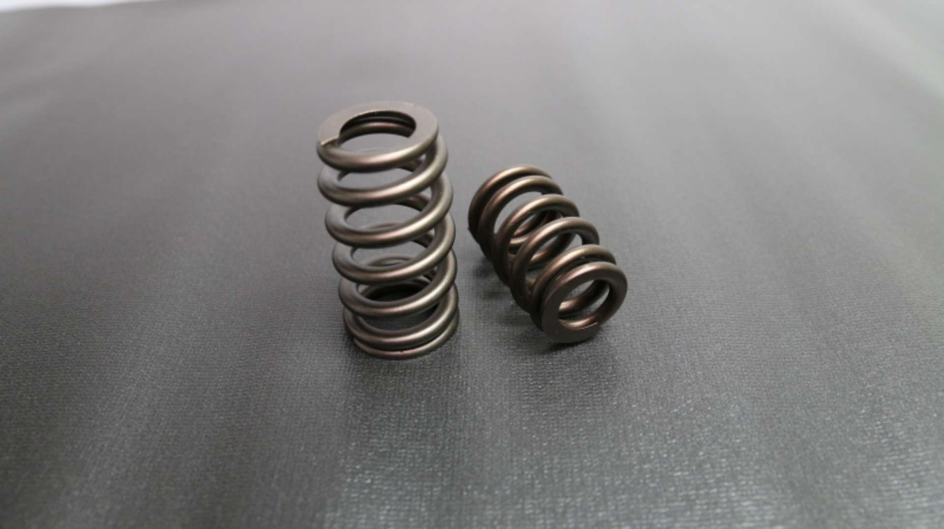 Picture of Ferrea Stock Eliminator Single Beehive Ovate PAC Alloy Valve Spring - Single Drop Ship Only