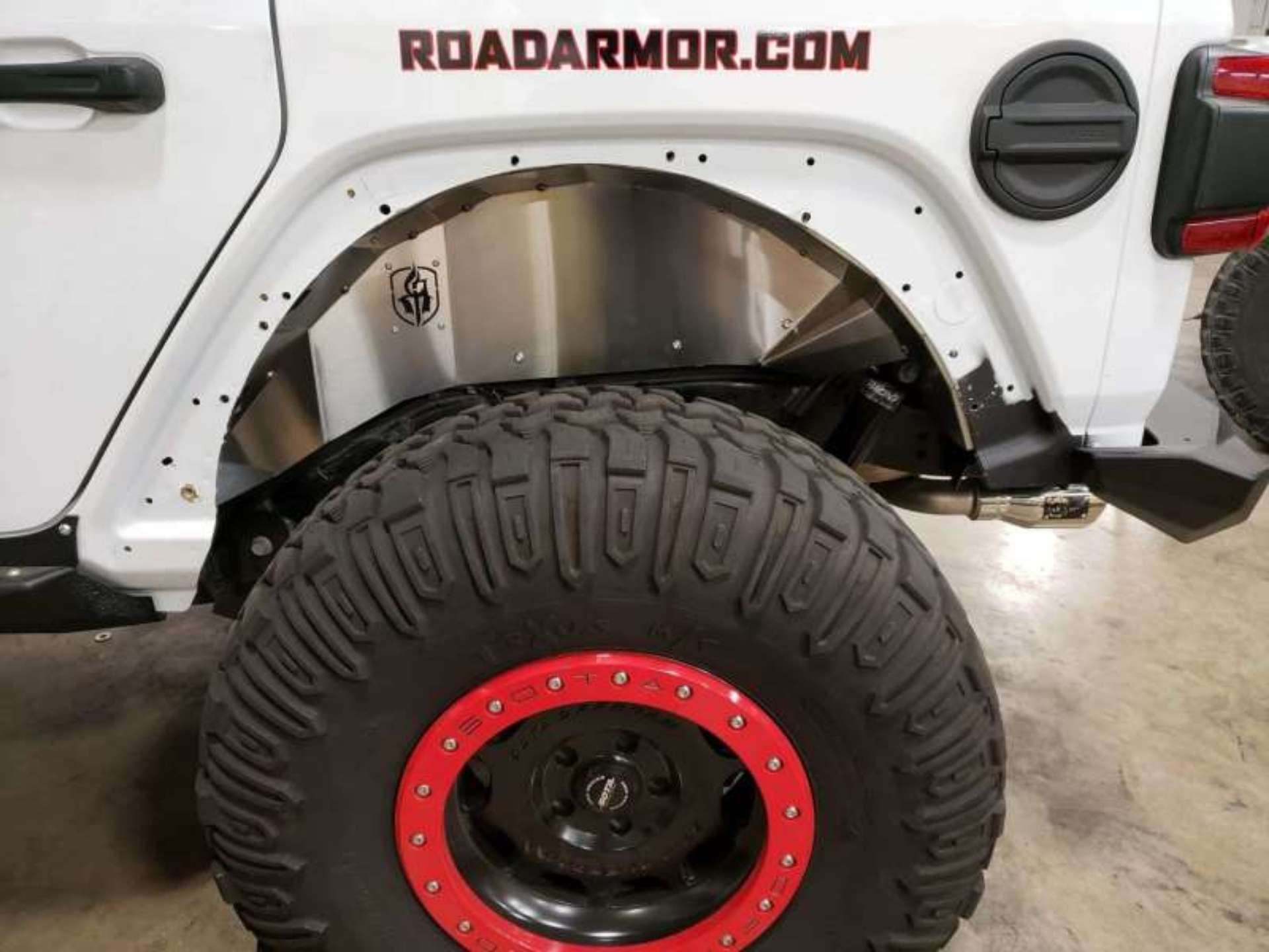 Picture of Road Armor 18-20 Jeep Wrangler JL Stealth Rear Fender Liner Body Armor - Raw