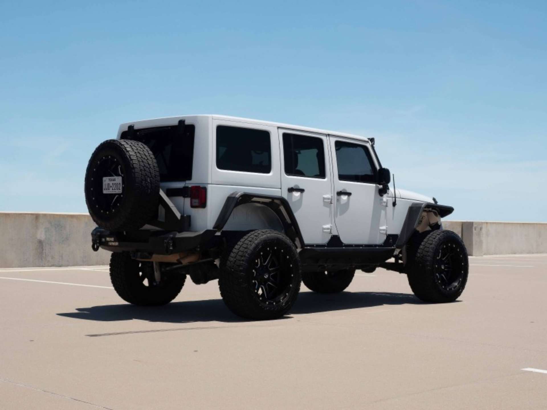 Picture of Road Armor 07-18 Jeep Wrangler JK Stealth Front Fender Flare Body Armor w-LED DRL - Tex Blk