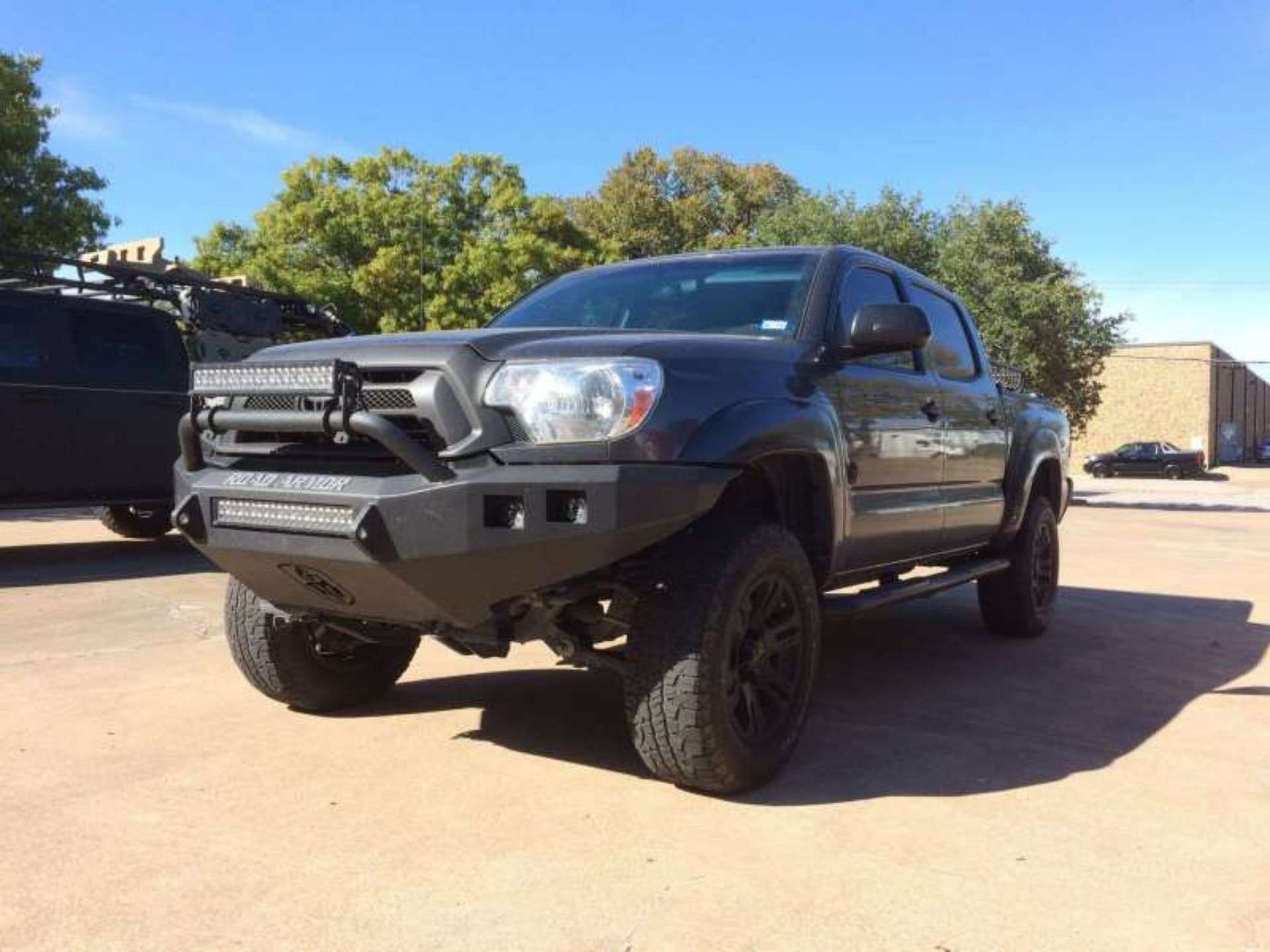 Picture of Road Armor 12-15 Toyota Tacoma Stealth Front Bumper w-Pre-Runner Guard - Tex Blk