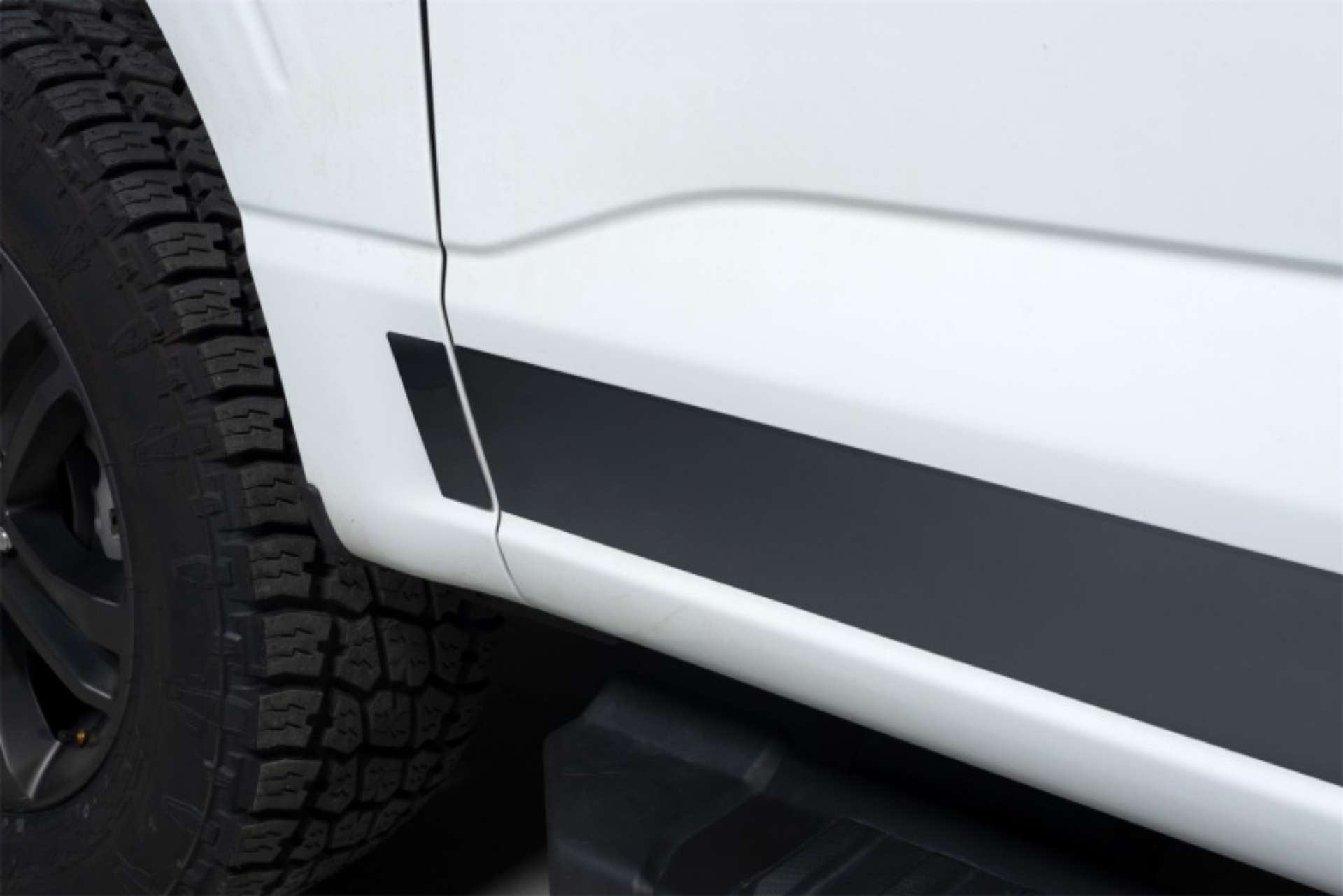 Picture of Putco 2021 Ford F-150 Reg Cab 6-5ft Short Box Black Platinum Rocker Panels 4-25in Tall 10pcs