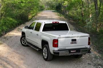 Picture of UnderCover 07-13 GMC Sierra 1500 - 07-17 Sierra 2500-3500 HD Lux Bed Cover - Summit White