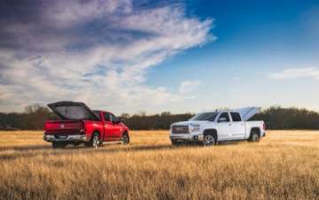 Picture of UnderCover 19-20 GMC Sierra 1500 w-o MultiPro TG 6-5ft Elite LX Bed Cover - Smokey Quartz Metallic