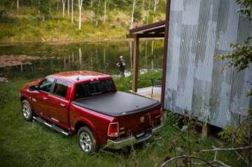 Picture of UnderCover 09-18 Ram 1500 w-o Rambox 19-20 Classic 5-7ft SE Bed Cover - Black Textured