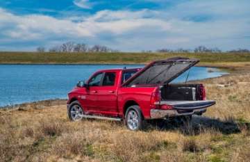 Picture of UnderCover 09-18 Ram 1500 w-o Rambox19-20 Classic 5-7ft Elite LX Bed Cover - Flame Red