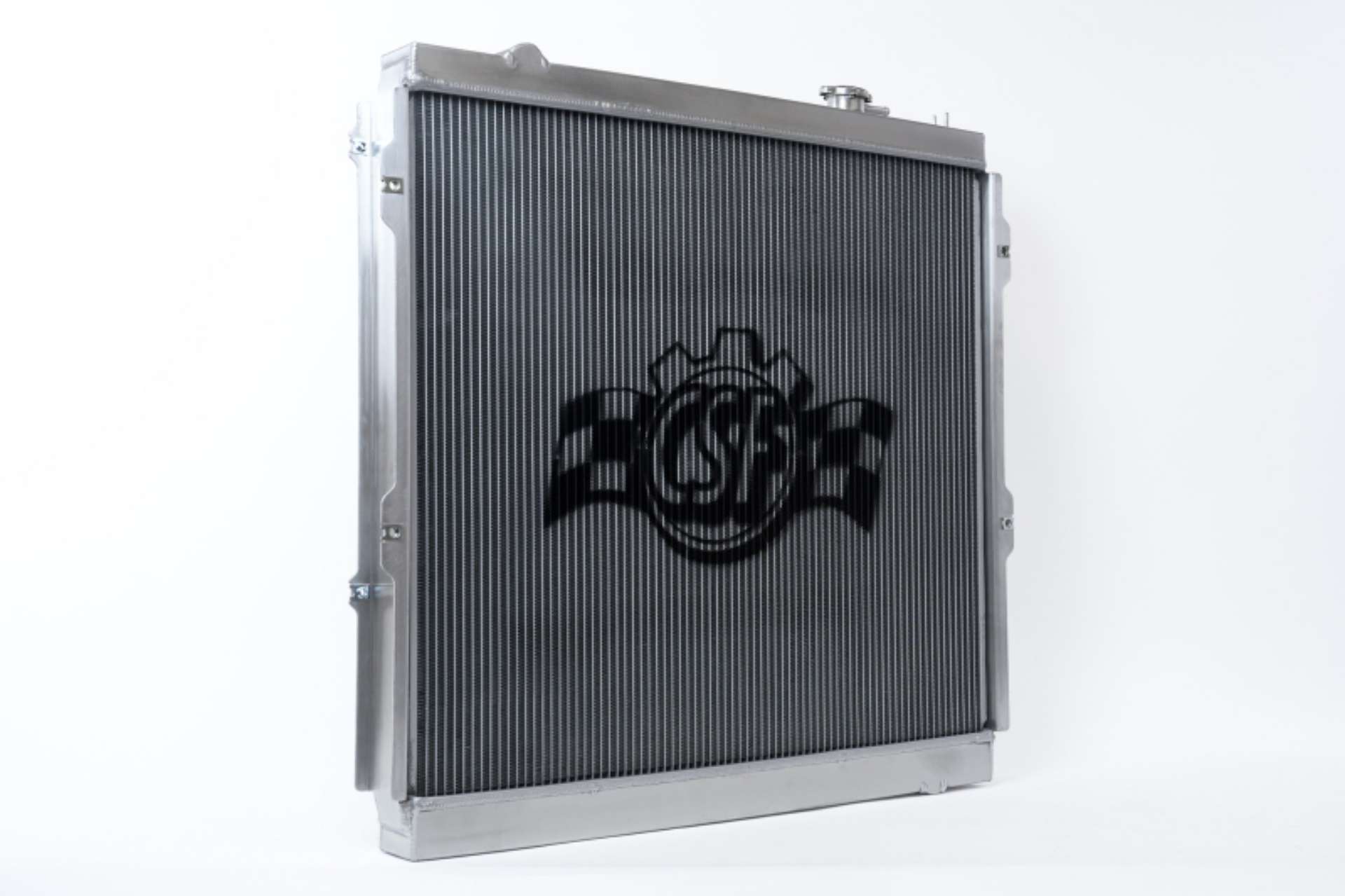 Picture of CSF 95-04 Toyota Tacoma 2-7-3-4L Heavy Duty All-Aluminum Radiator