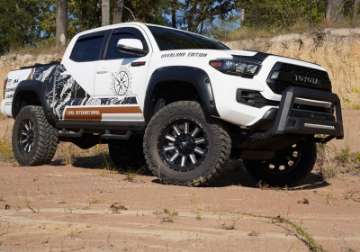 Picture of Superlift 16-23 Toyota Tacoma 6in Lift Kit w- Fox Front Coilover & 2-0 Rear