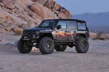 Picture of Fabtech 18-21 Jeep JL 4-Door 5in Crawler w-Dlss Shks