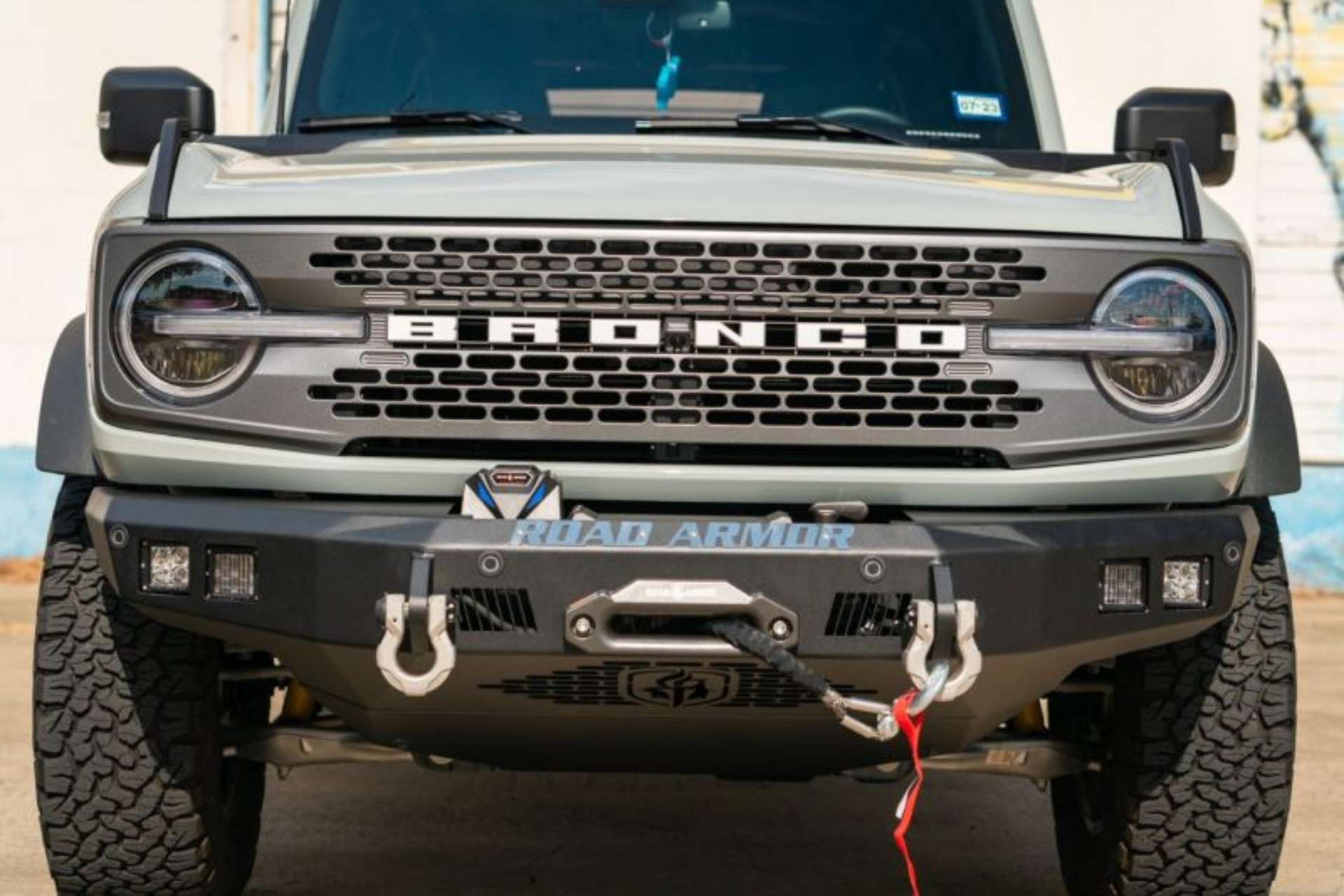 Picture of Road Armor 2021+ Ford Bronco Stealth Front Winch Bumper - Tex Blk