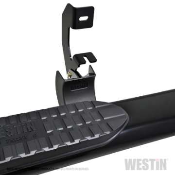 Picture of Westin 19-21 Chevrolet Silverado Crew Cab PRO TRAXX 6 Oval Nerf Step Bars - Black