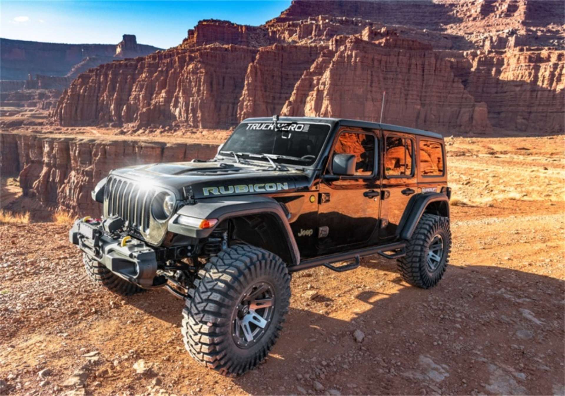 Picture of Superlift 18-22 Jeep Wrangler JLU NO Mojave 4WD 4in Dual Rate Coil Lift Kit w-Fox 2-0 Res Shocks