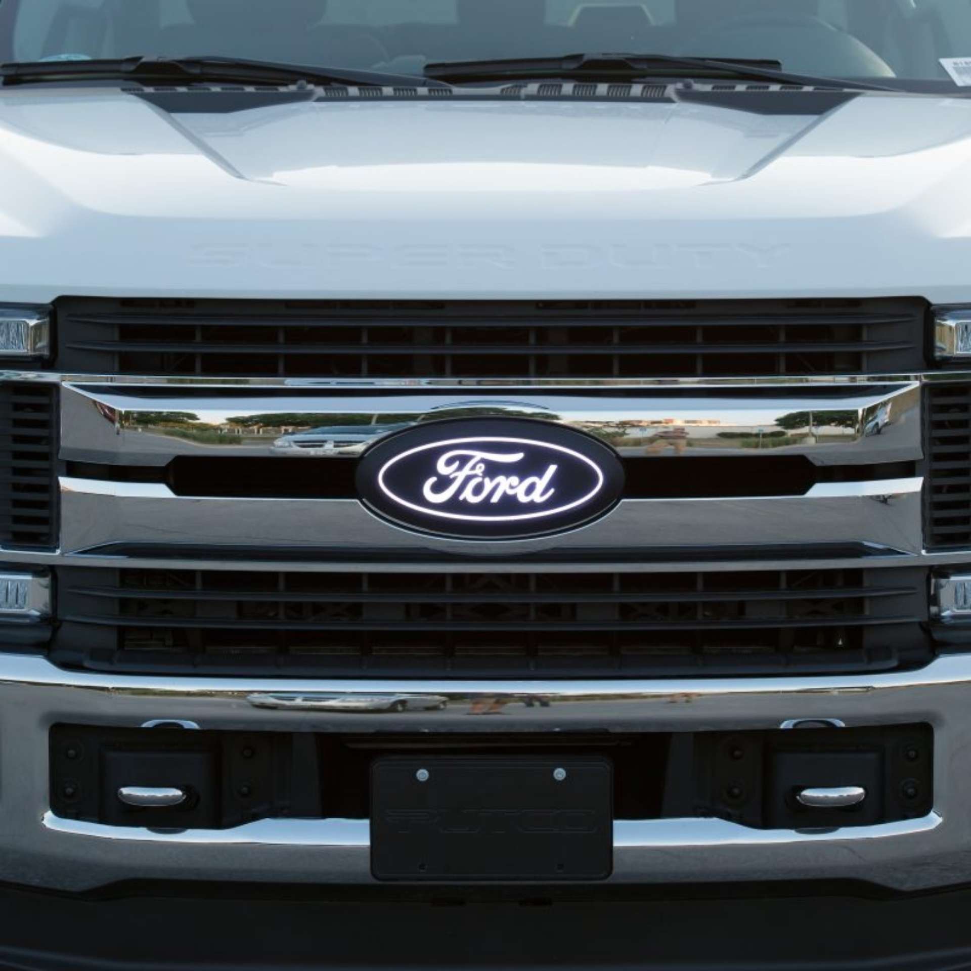 Picture of Putco 20-22 Ford Super Duty LED Front Emblem w- Camera Cutout