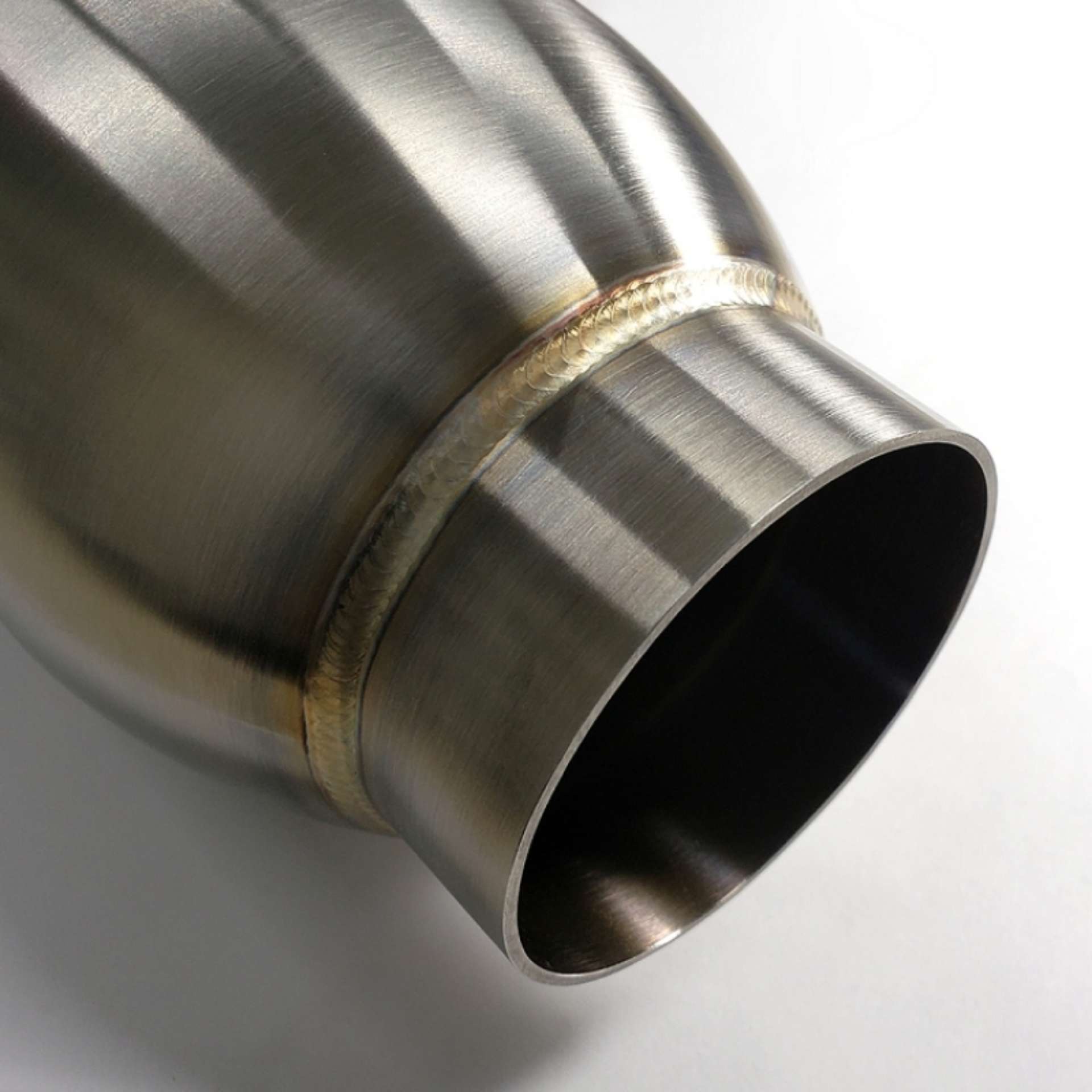 Picture of Stainless Bros 2-5in SS304 Inlet-Outlet 3-5in round body x 18in OAL Bullett Resonator