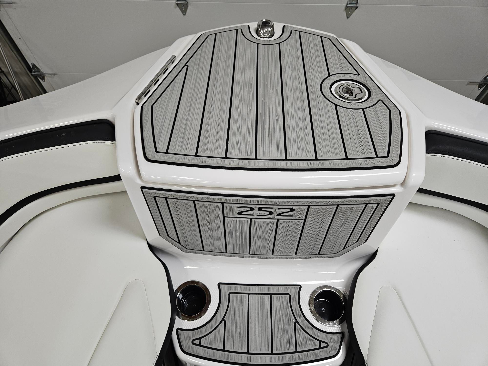 2025 Yamaha 252 S — photo 26 view