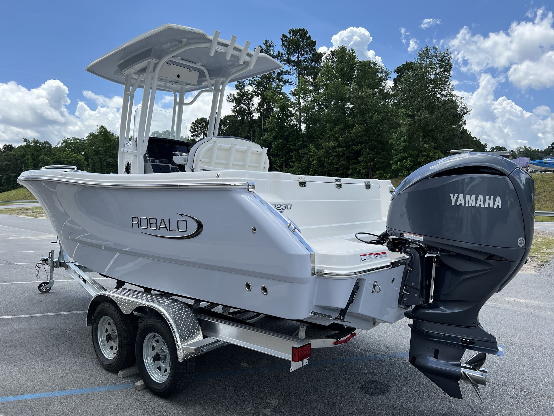 2025 Robalo 230 CC - Photo 2