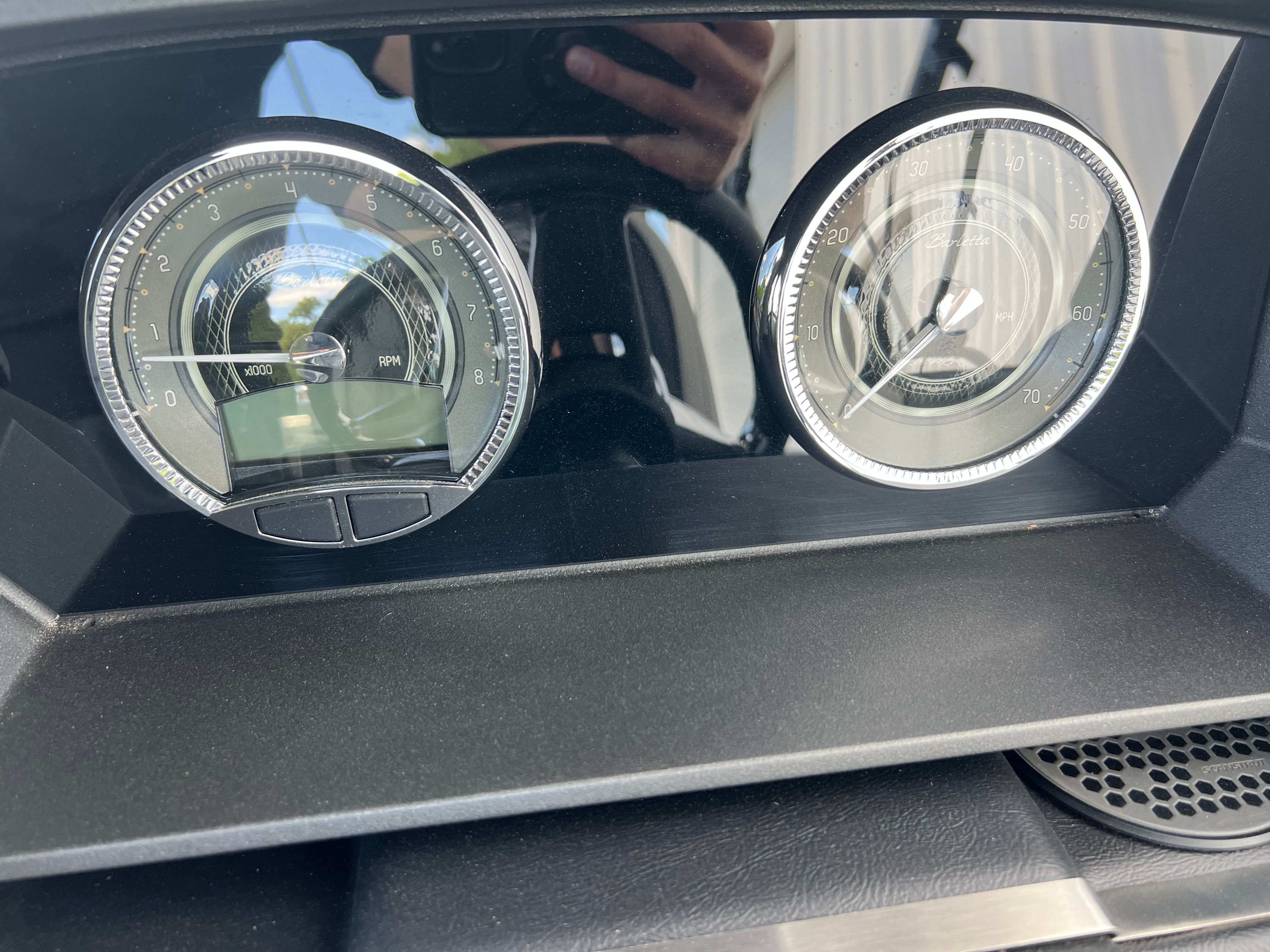 2025 Barletta Lusso L25UC — photo 21 view