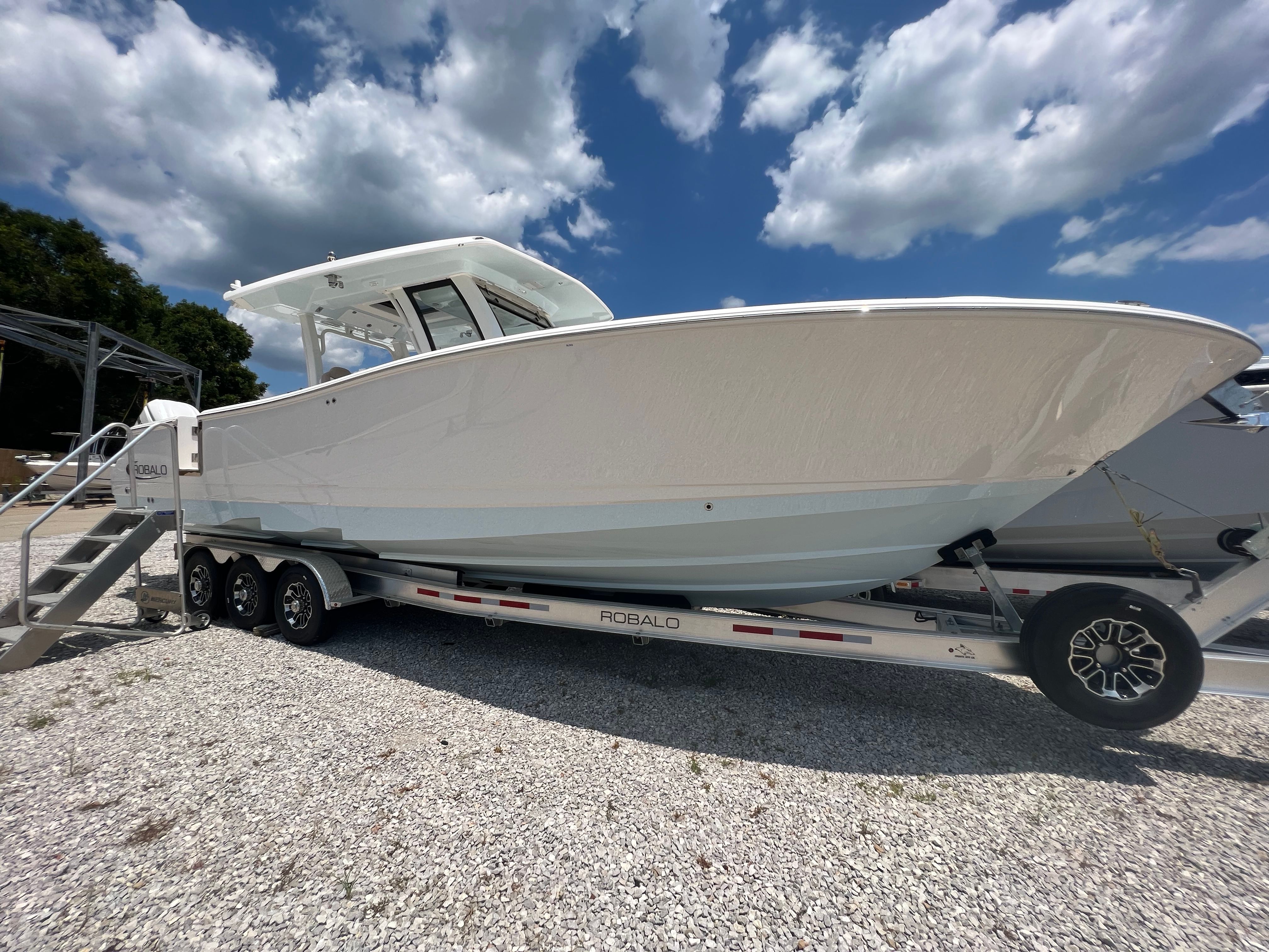 2024 Robalo 360 CC - Photo 2