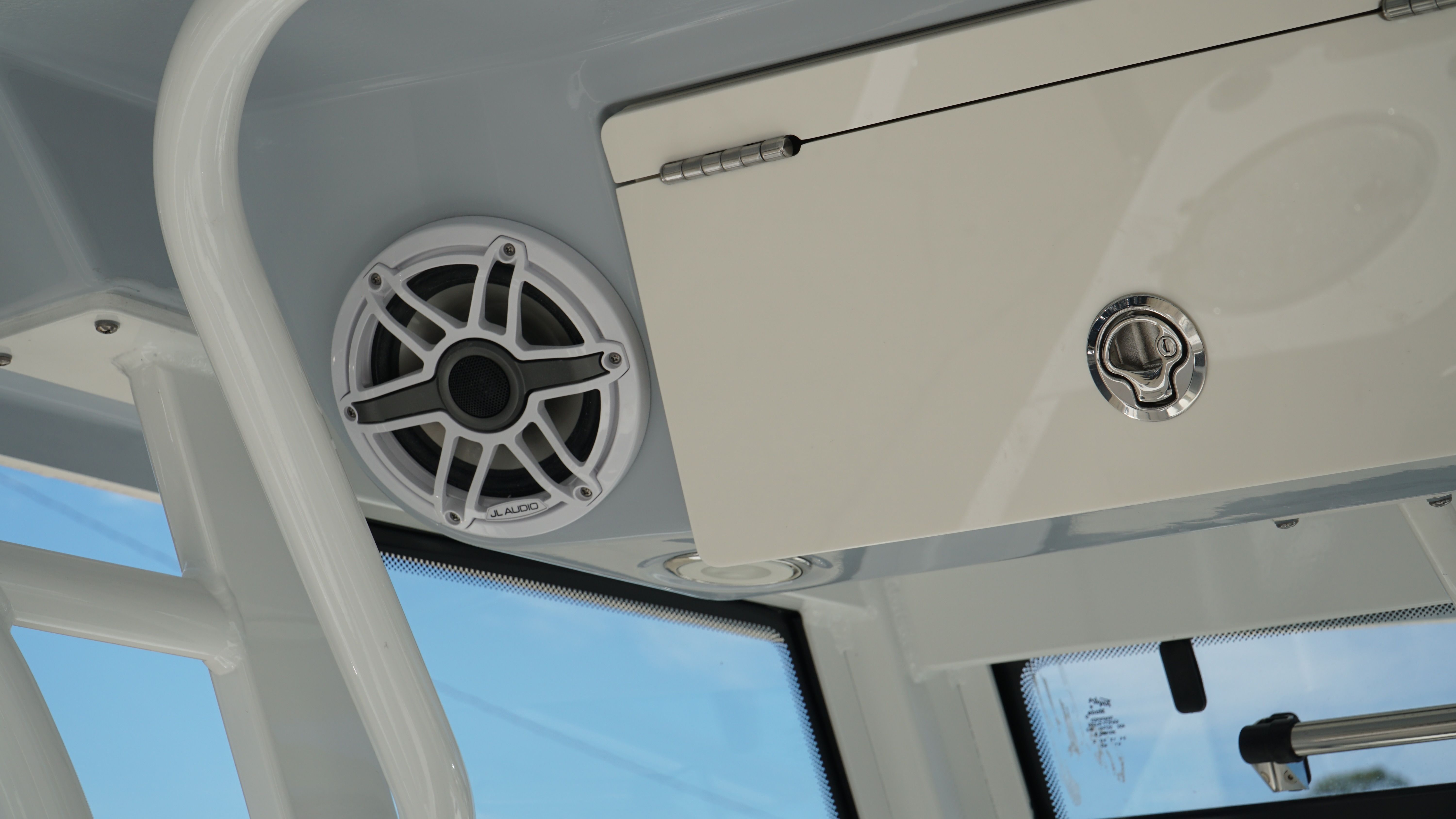 2025 Robalo 250 CC — photo 31 view