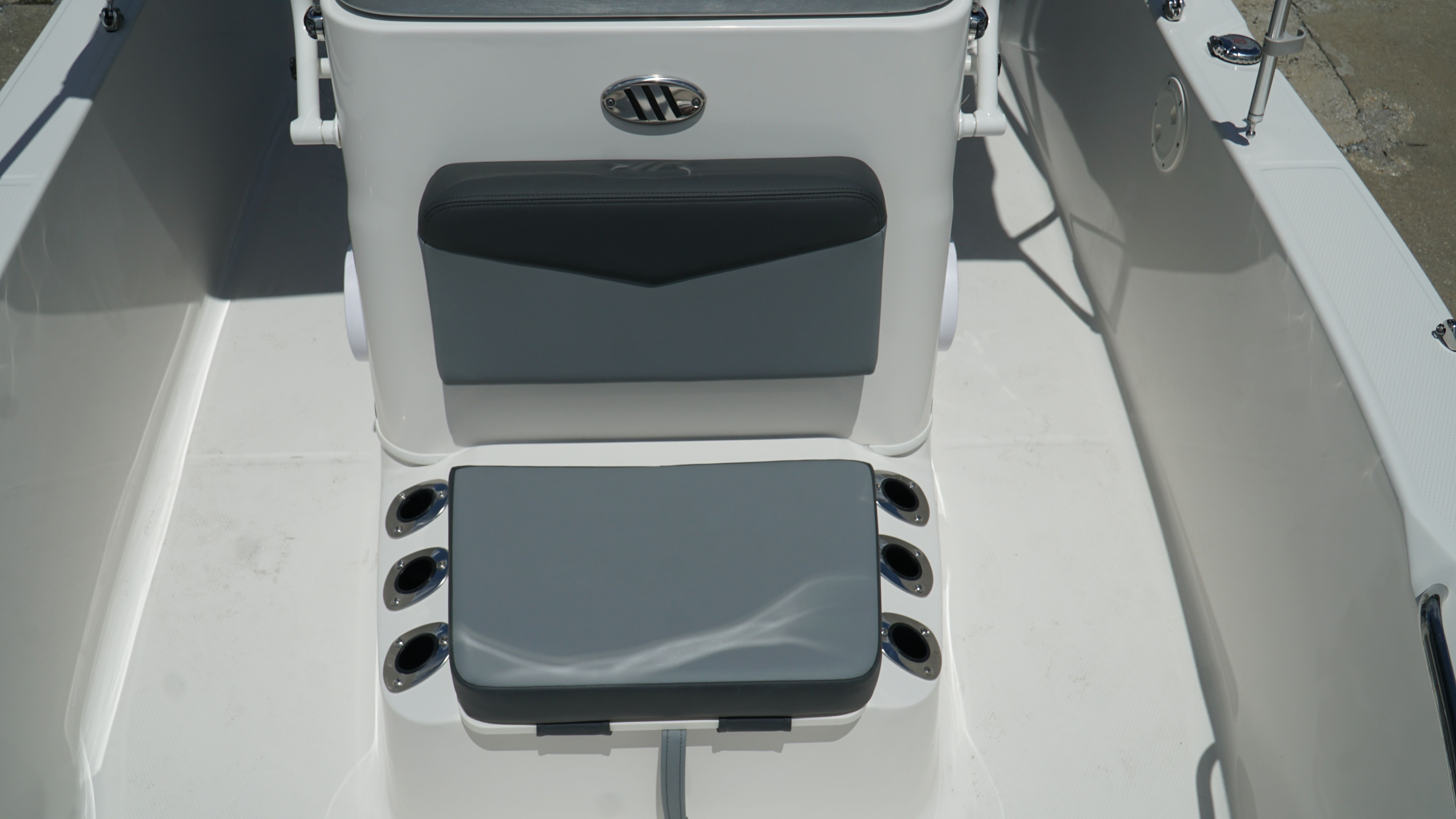 2025 Robalo 160 CC - Photo 7