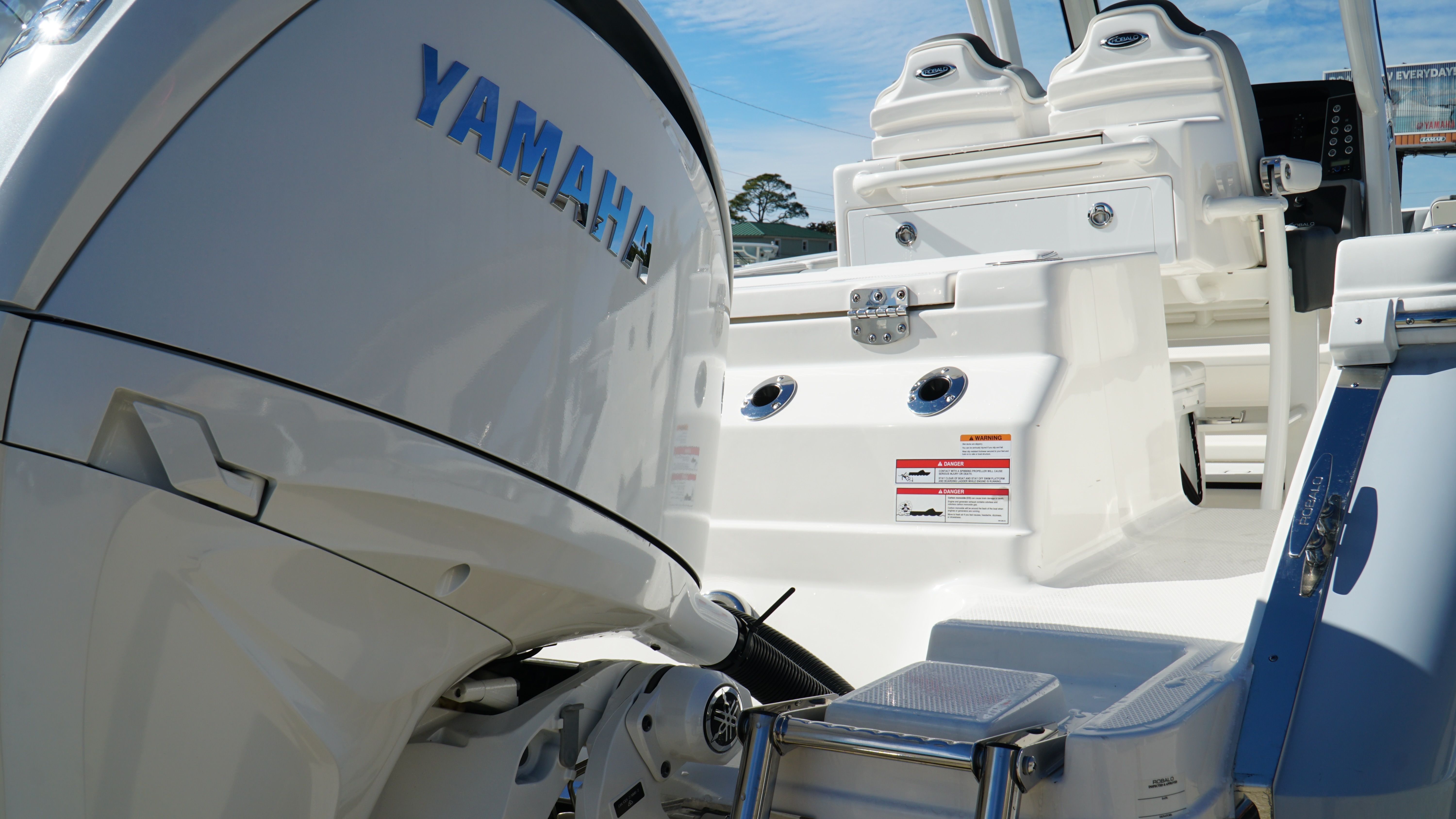 2025 Robalo 250 CC — photo 11 view