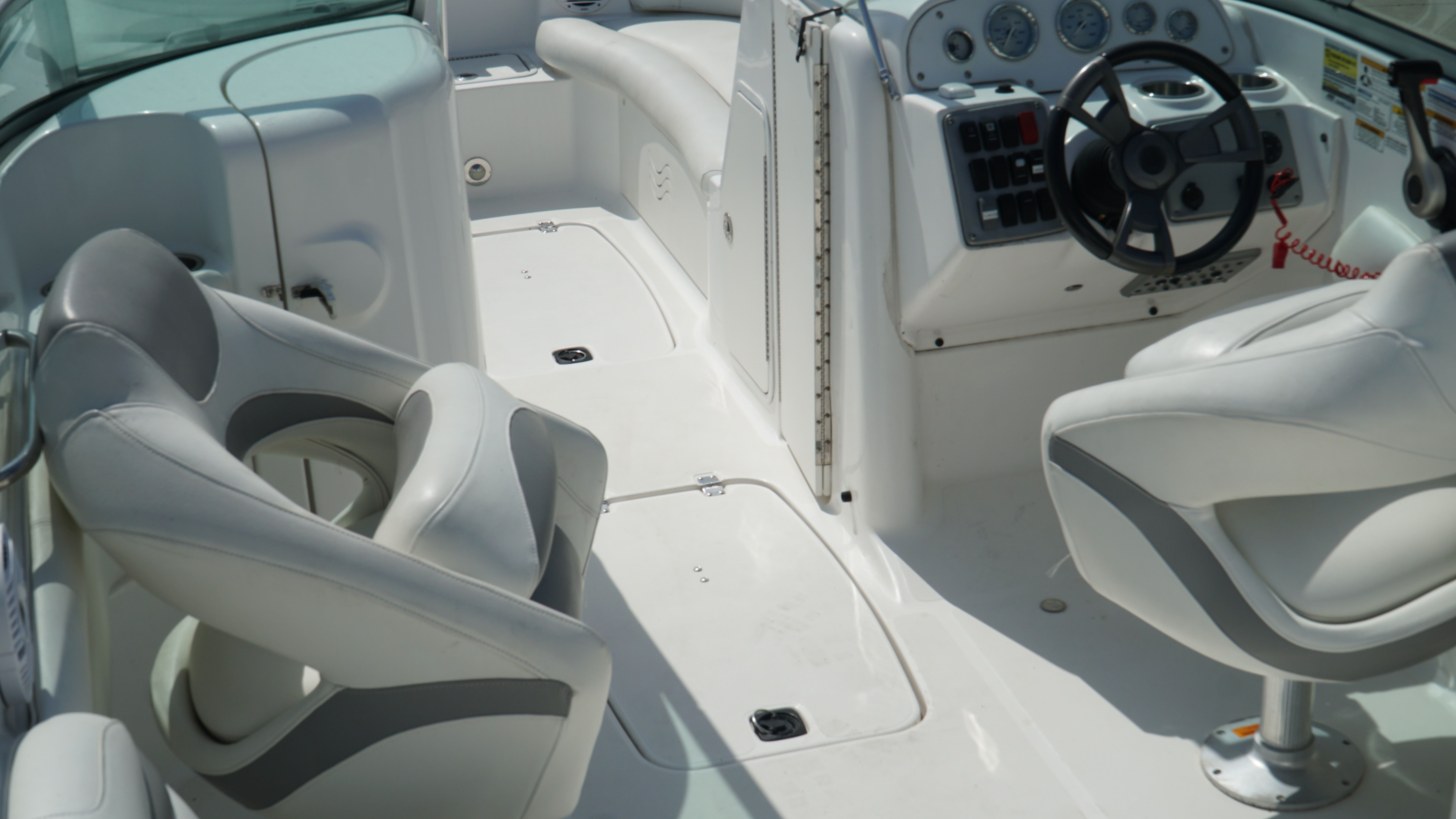 2015 Hurricane Sundeck 2400 OB - Photo 17