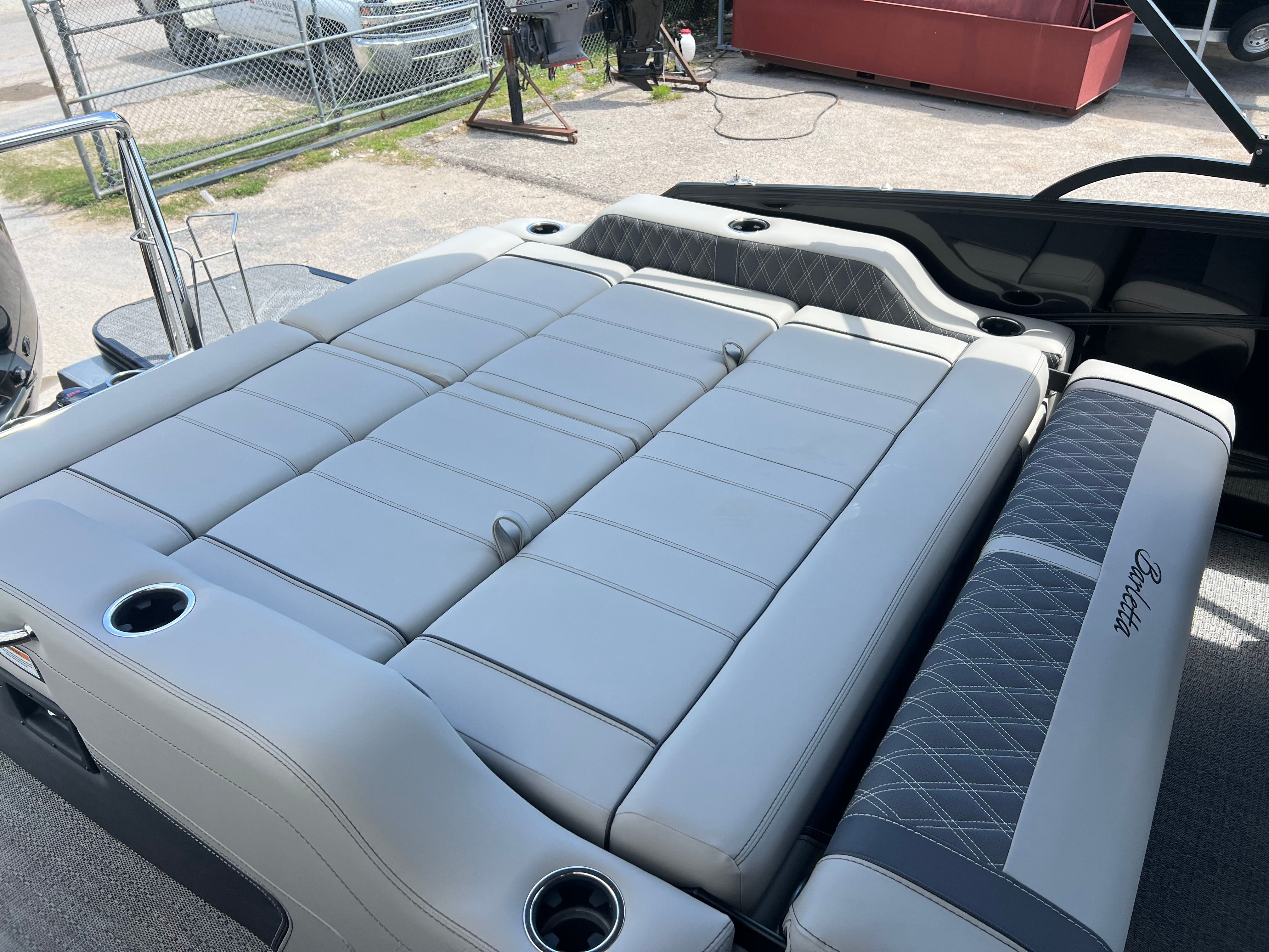2025 Barletta Lusso L25UC — engine compartment view