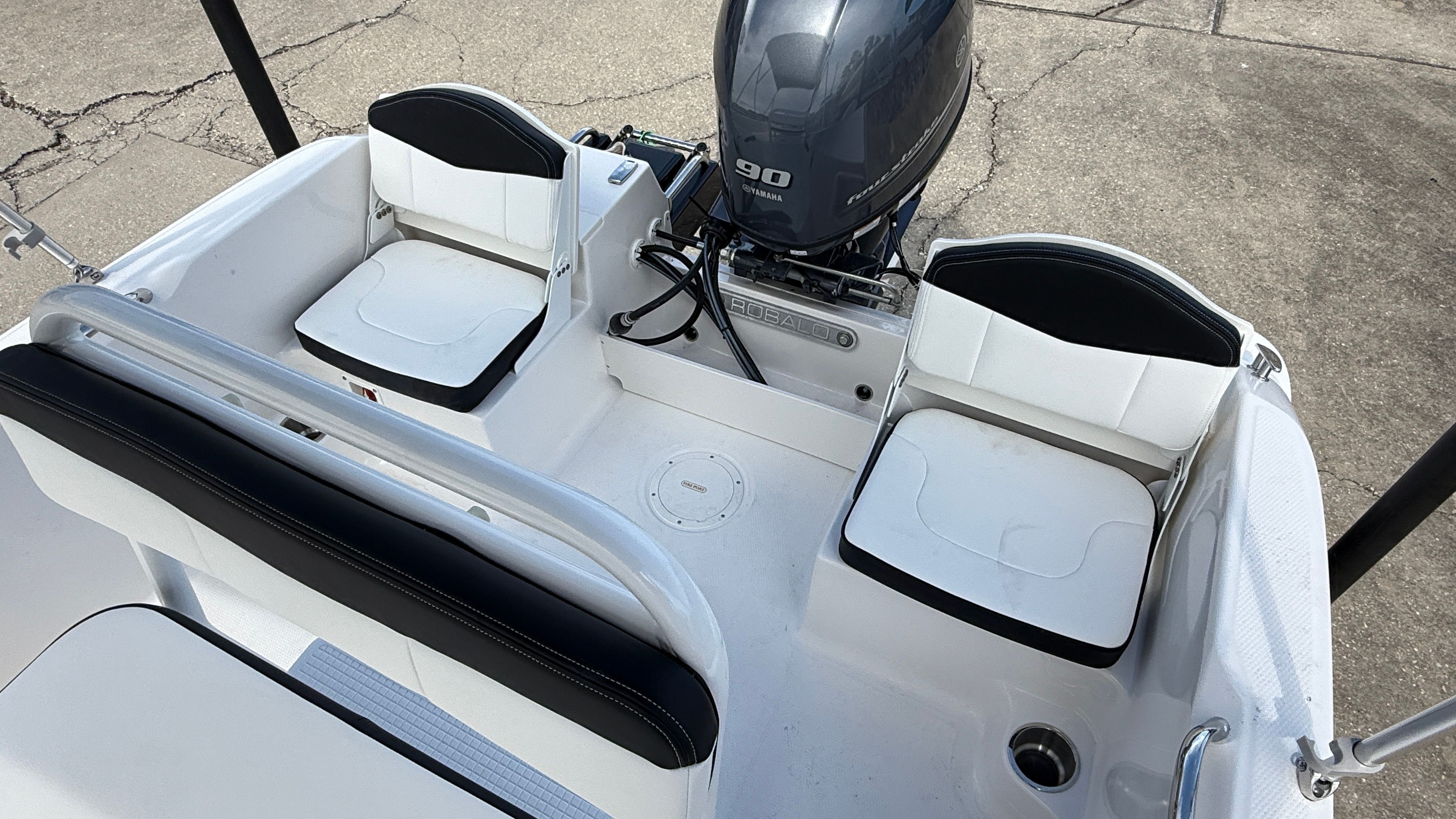 2025 Robalo 160 CC - Photo 10