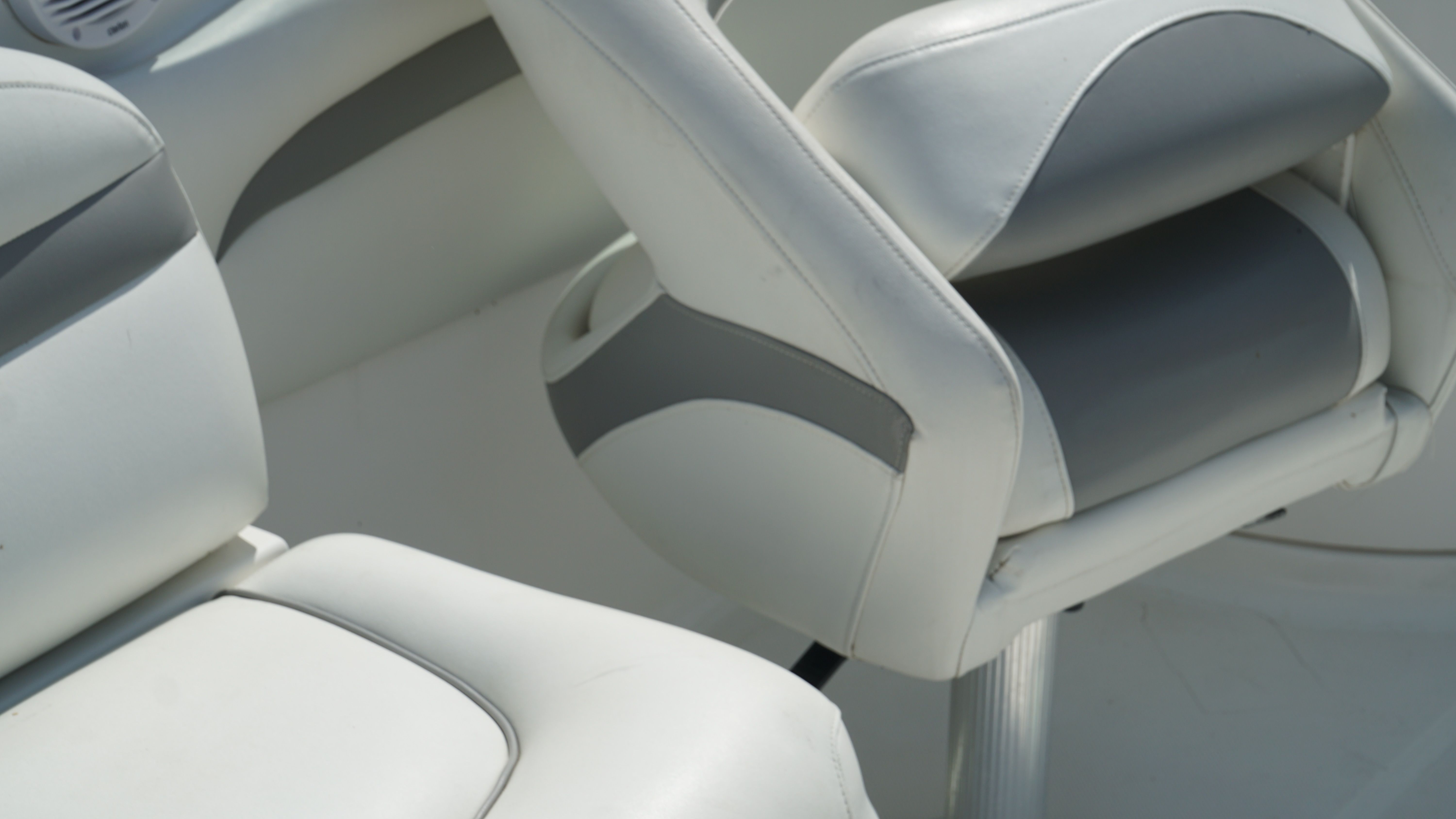 2015 Hurricane Sundeck 2400 OB - Photo 26