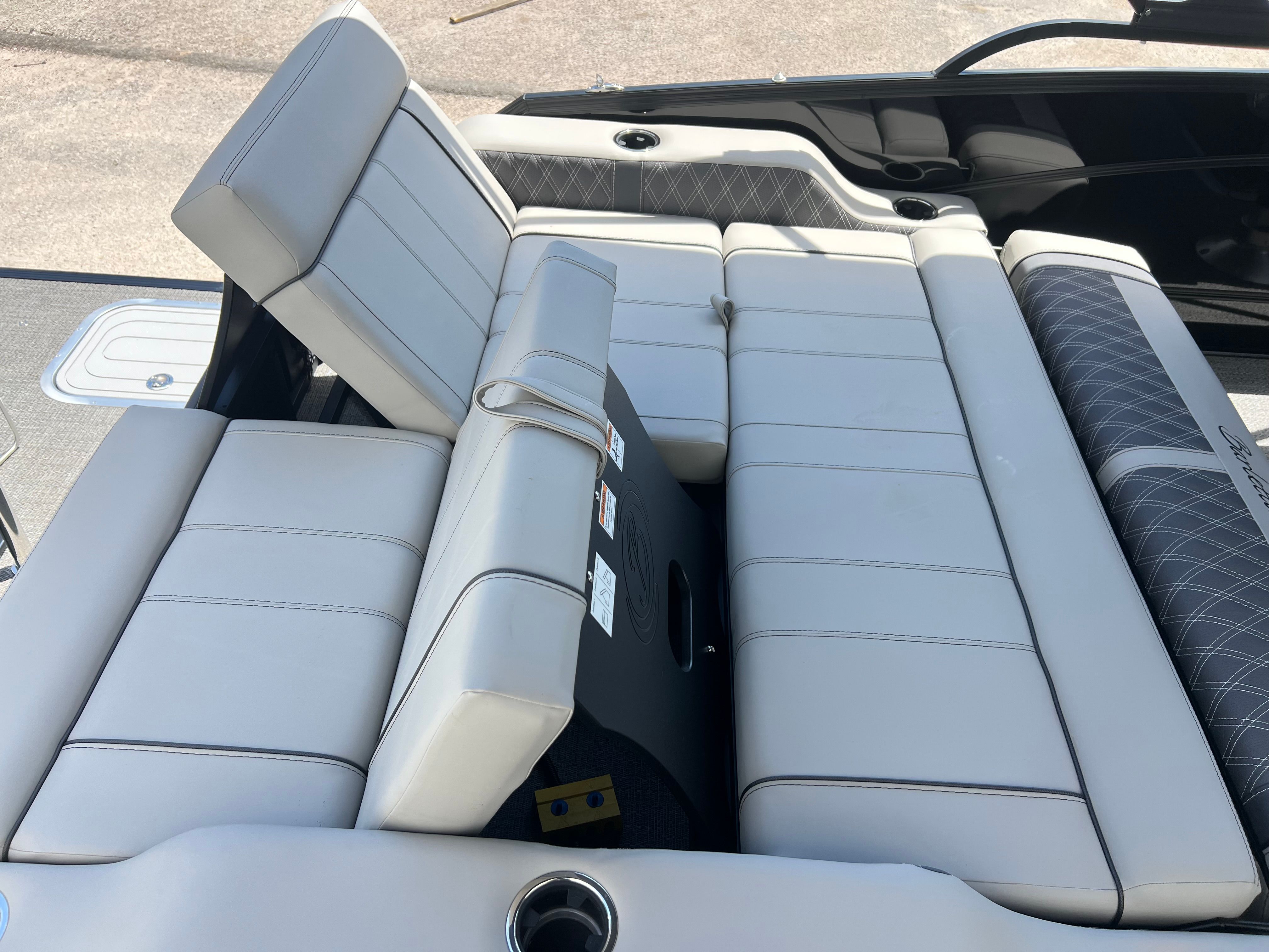 2025 Barletta Lusso L25UC — photo 9 view