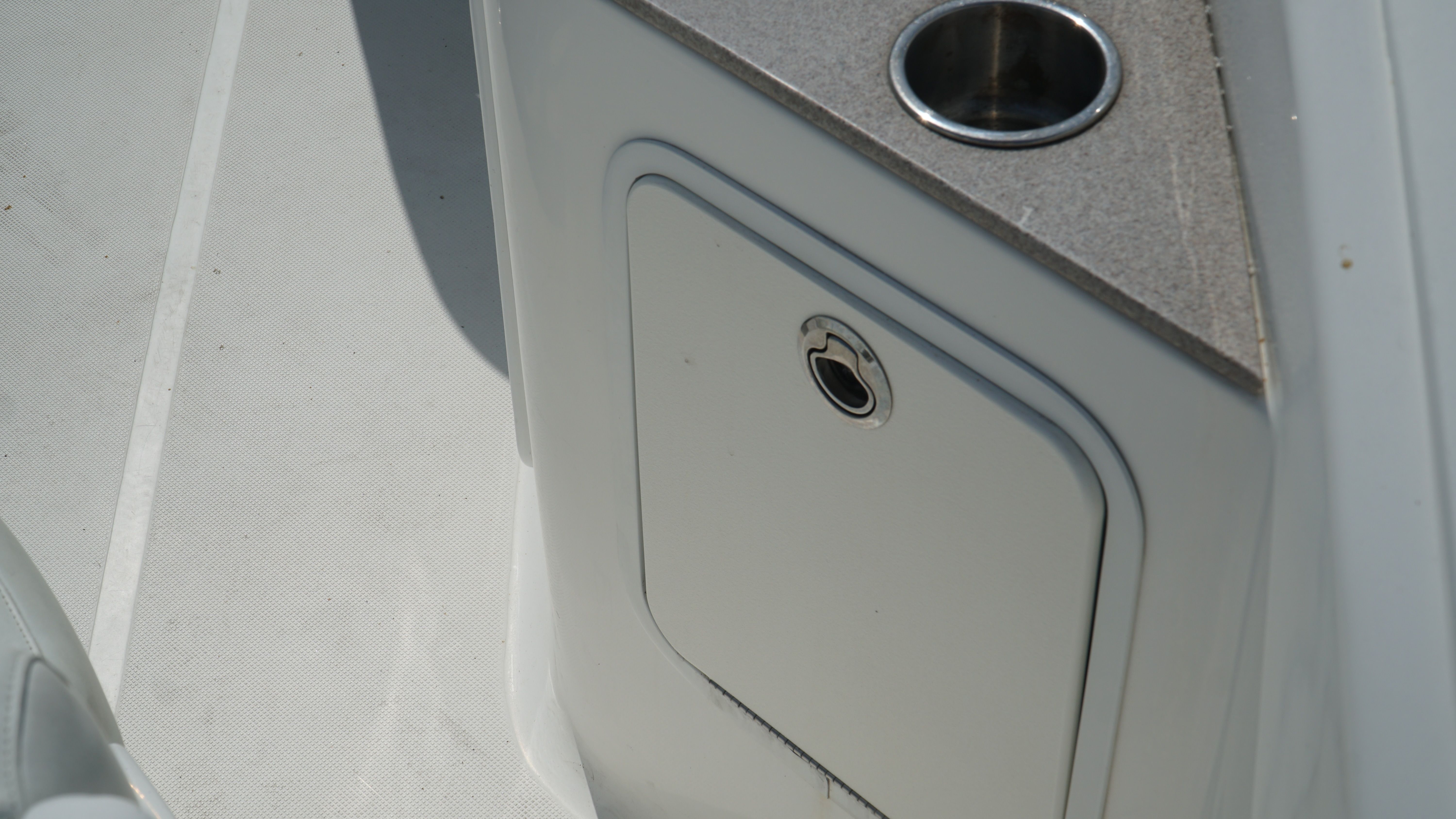 2015 Hurricane Sundeck 2400 OB - Photo 25