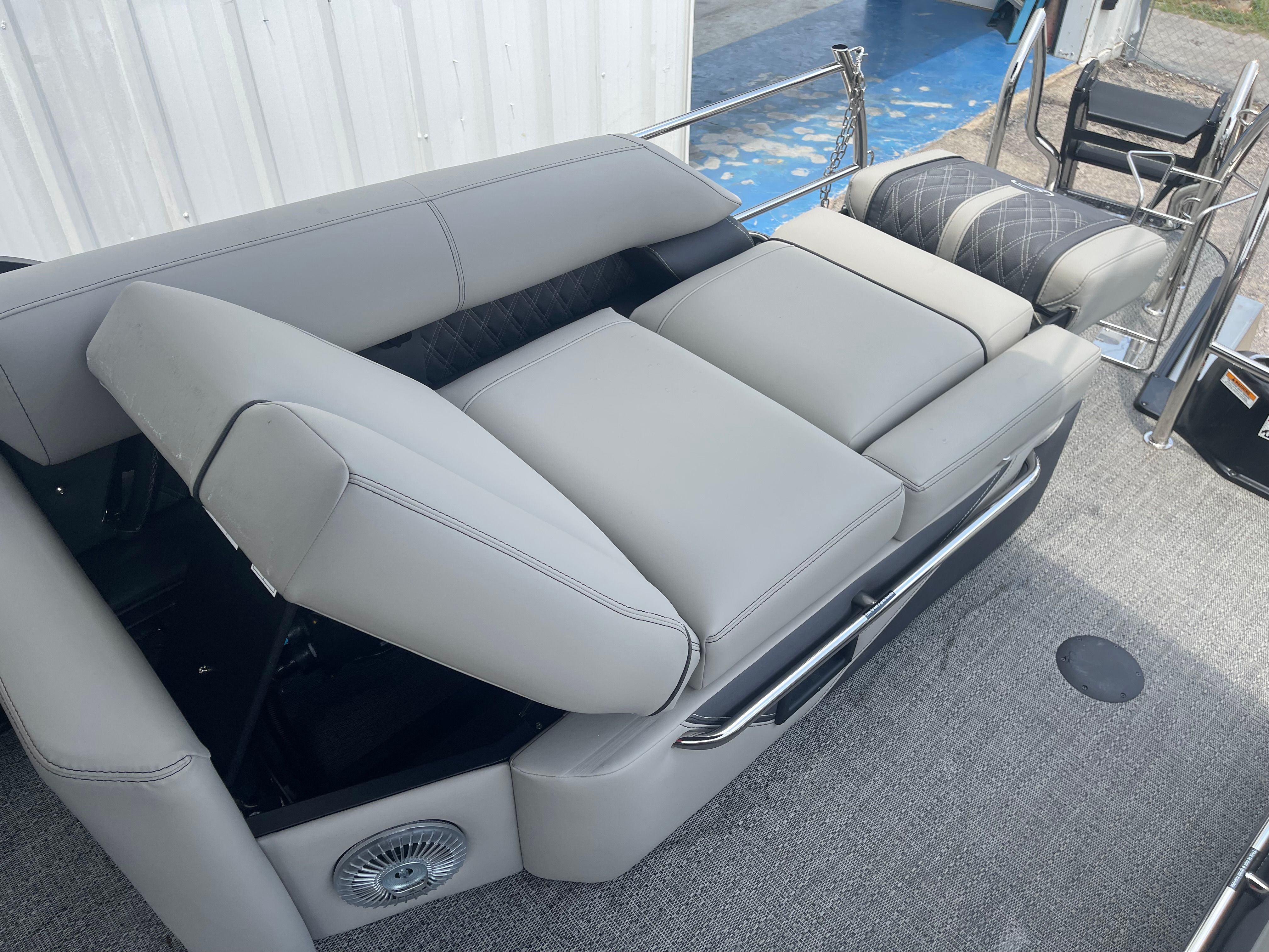 2025 Barletta Lusso L25M - Photo 8