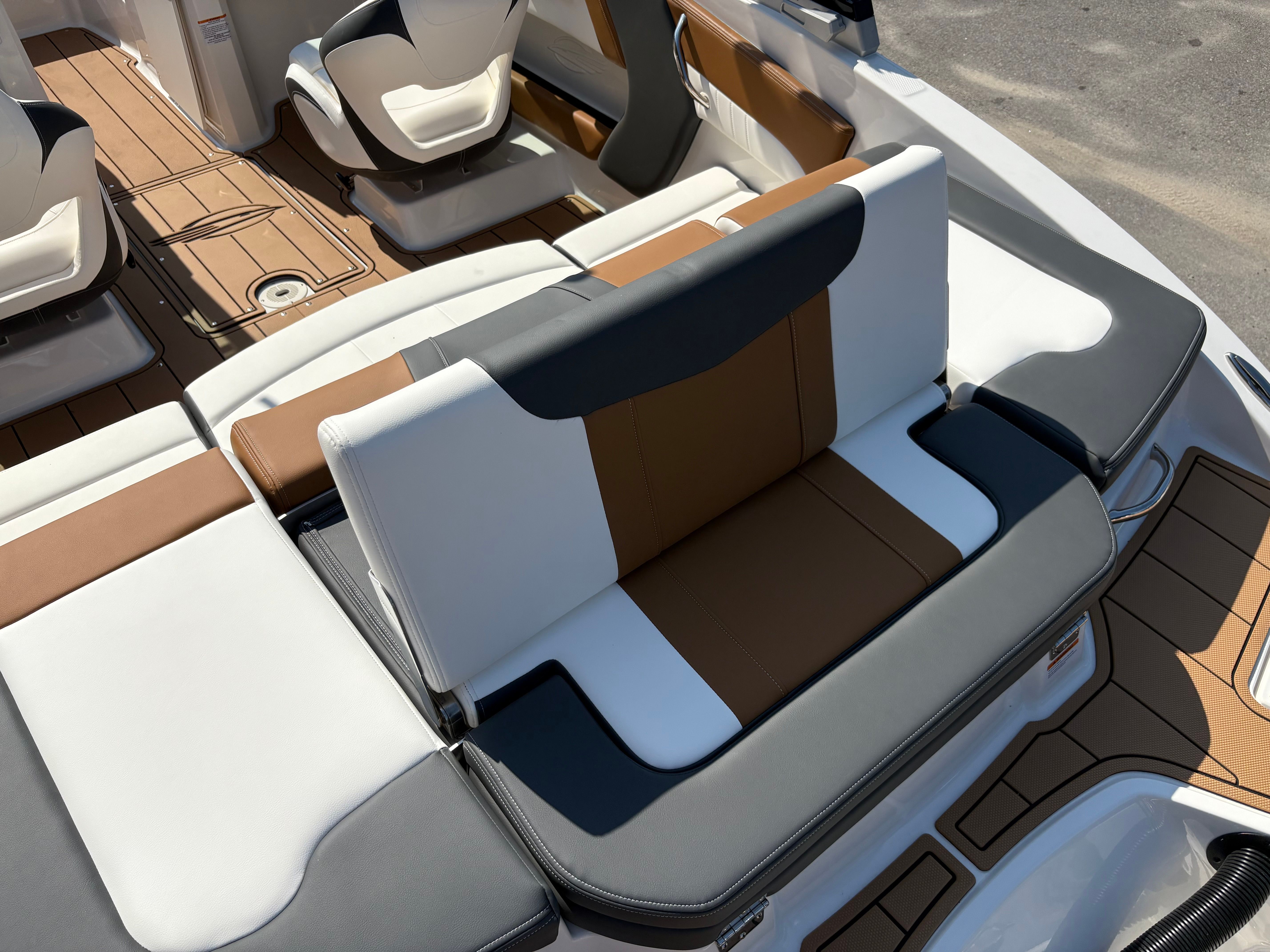 2025 Chaparral 21 SSI OB - Photo 13