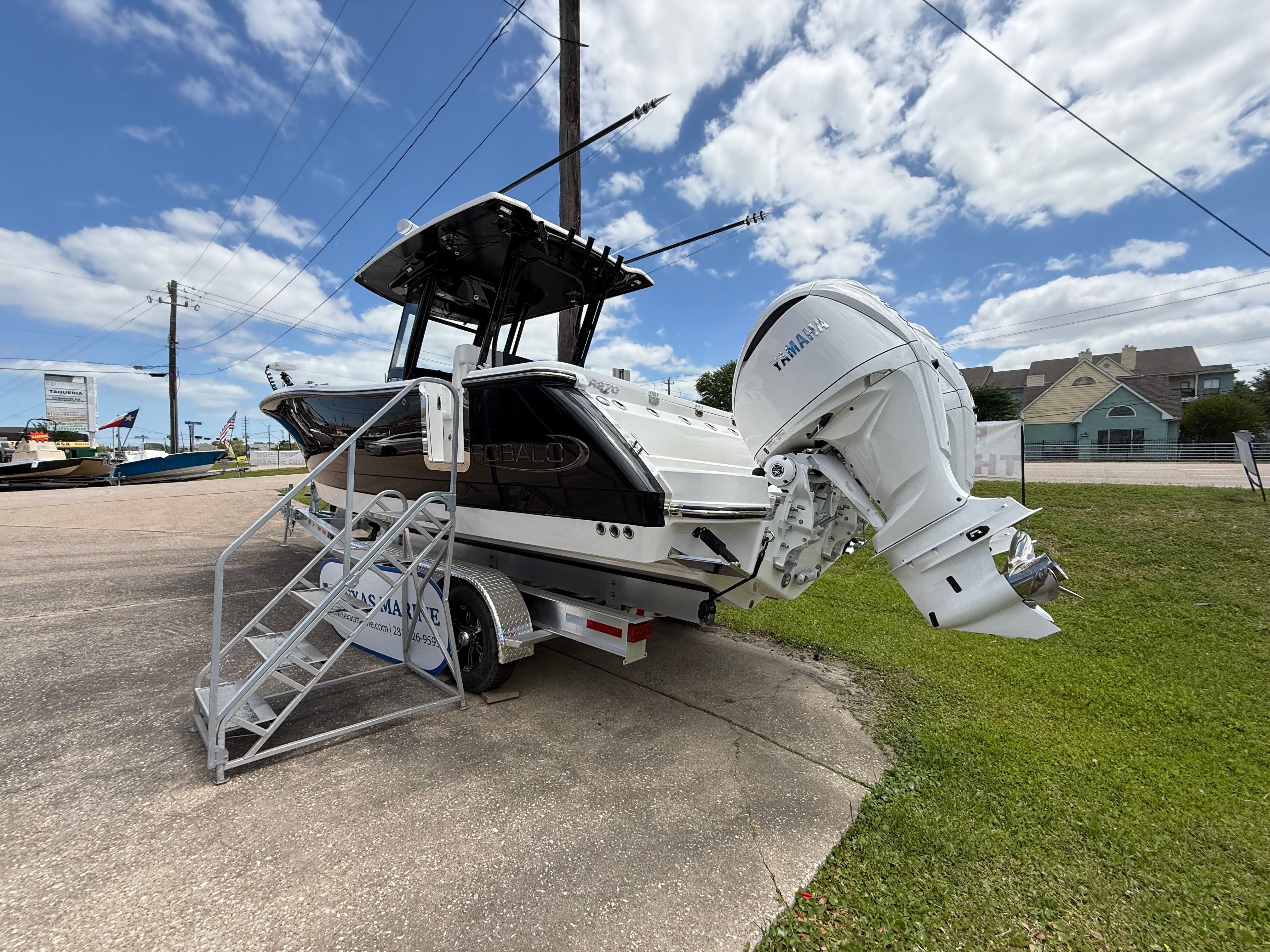 2025 Robalo 270 CC — photo 12 view