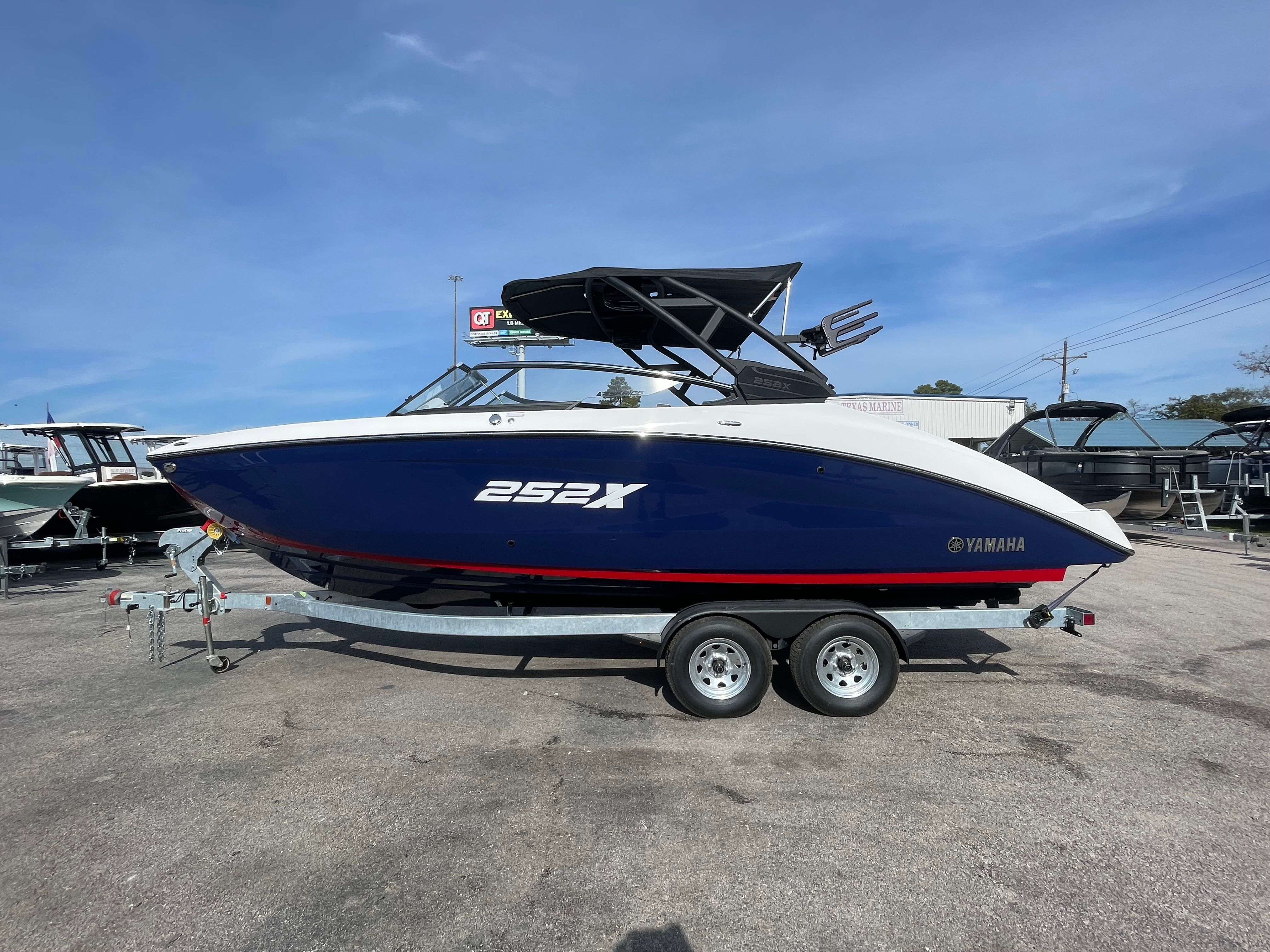 2025 Yamaha 252 XE - Photo 4