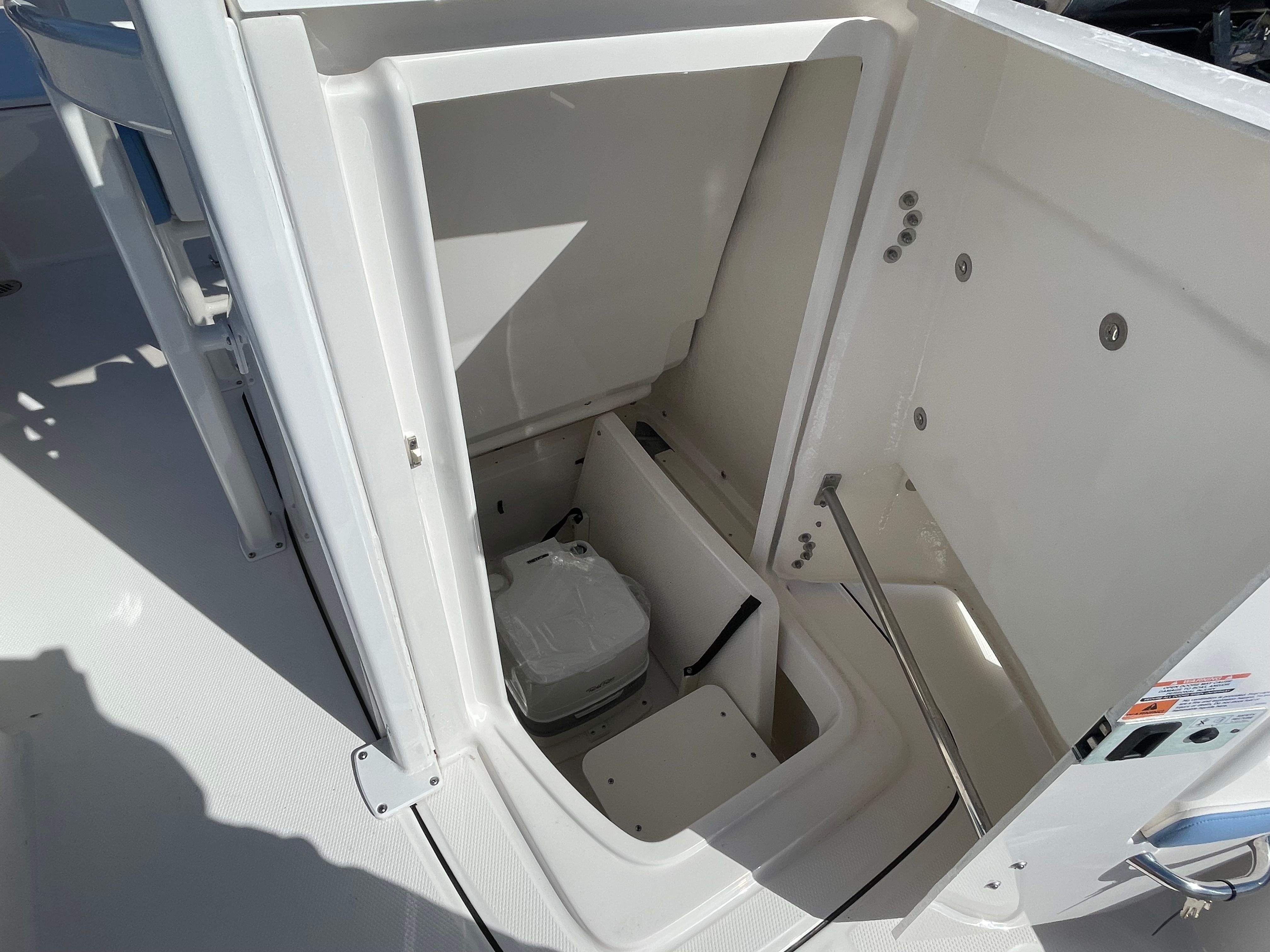 2025 Robalo 226 Cayman DLX - Photo 8