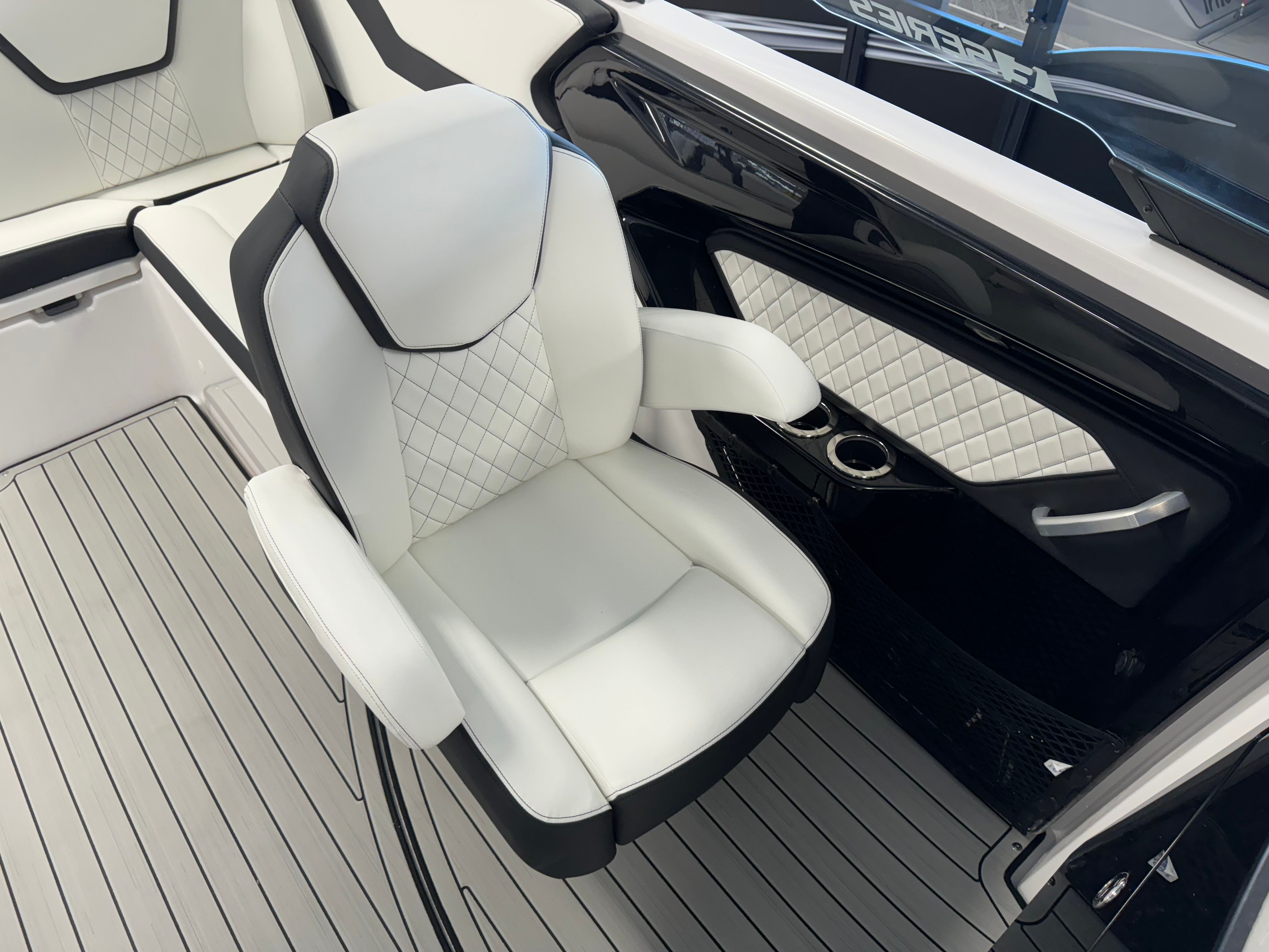 2025 Yamaha 252 SE — photo 7 view