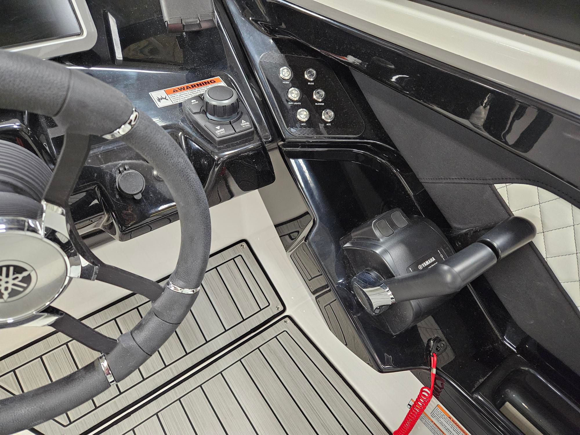 2025 Yamaha 252 S — photo 24 view