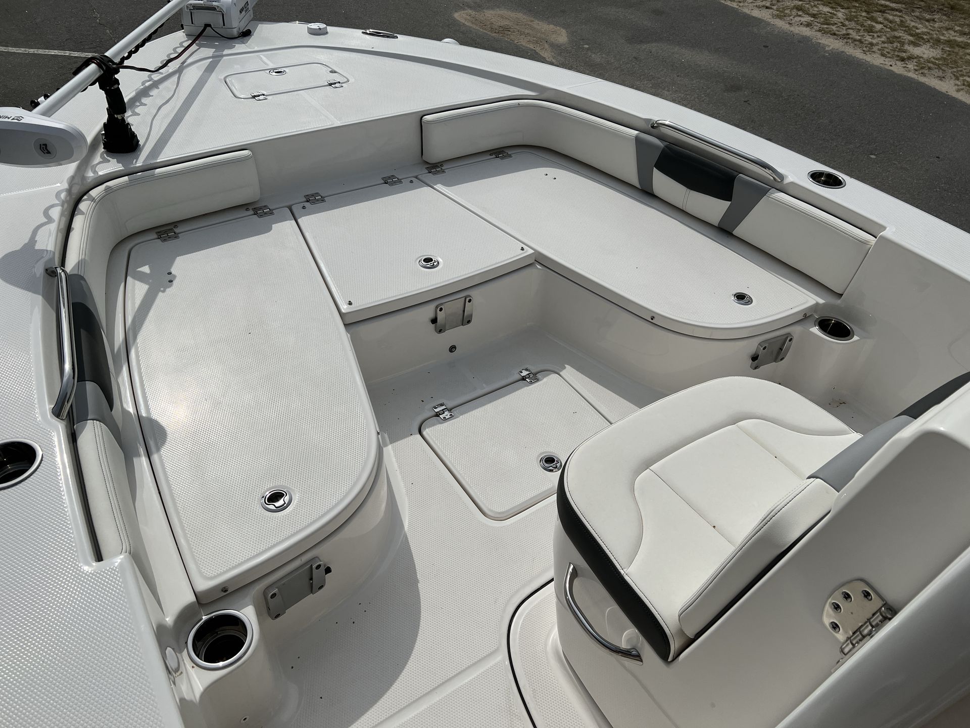 2025 Robalo 226 Cayman - Photo 8