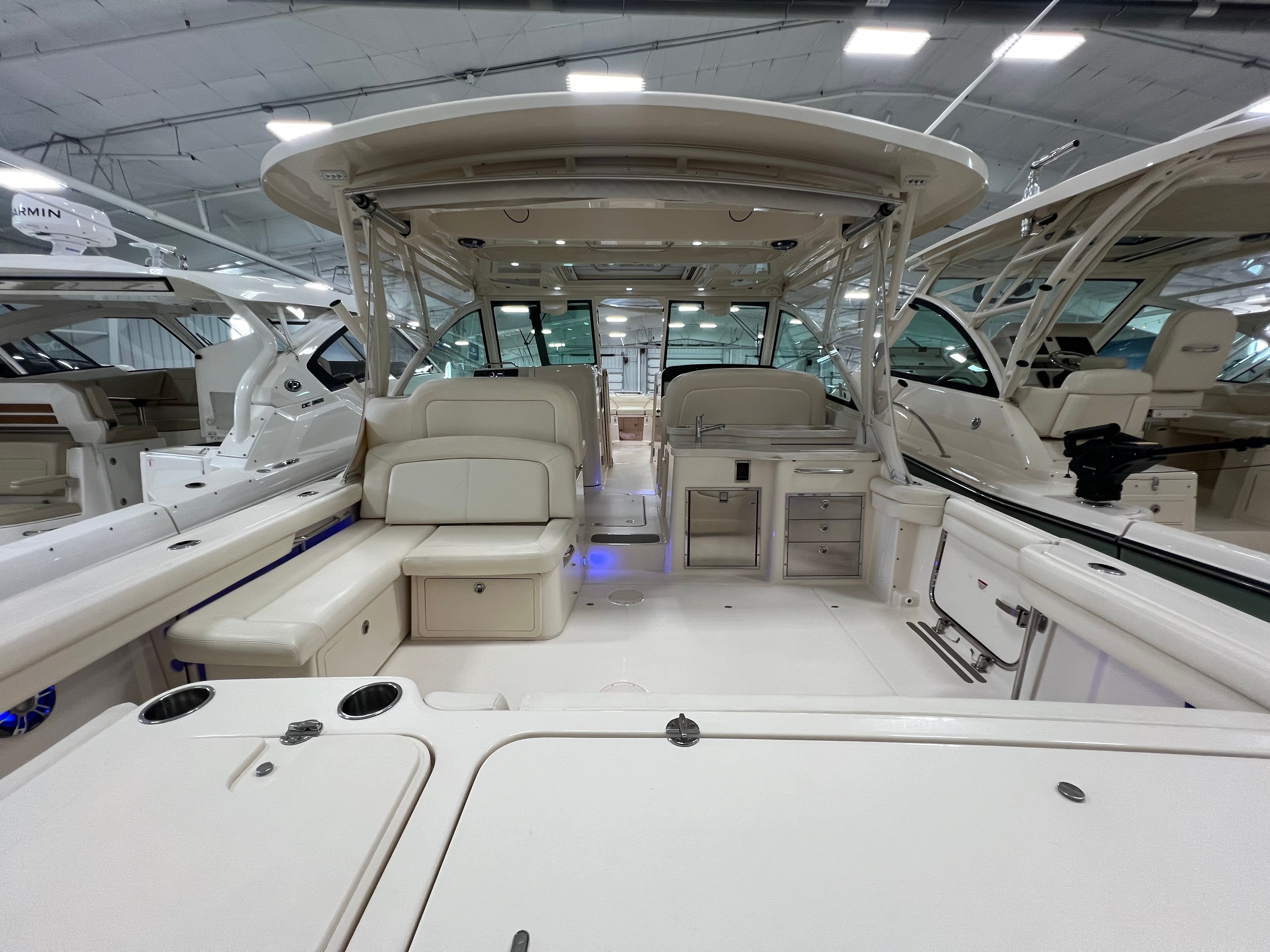 2020 Grady white Freedom 375 — photo 13 view
