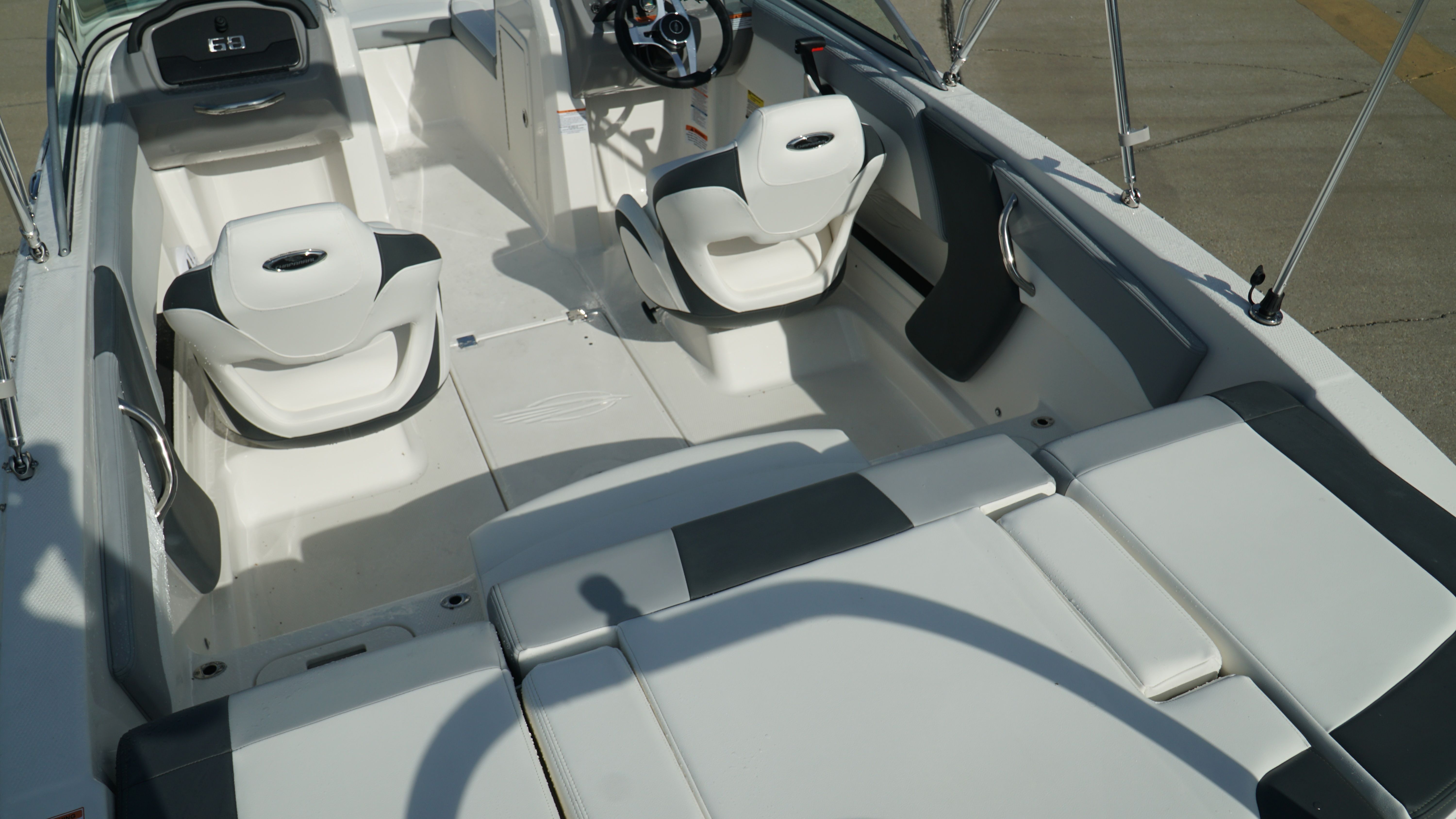 2025 Chaparral 19 SSI OB - Photo 8