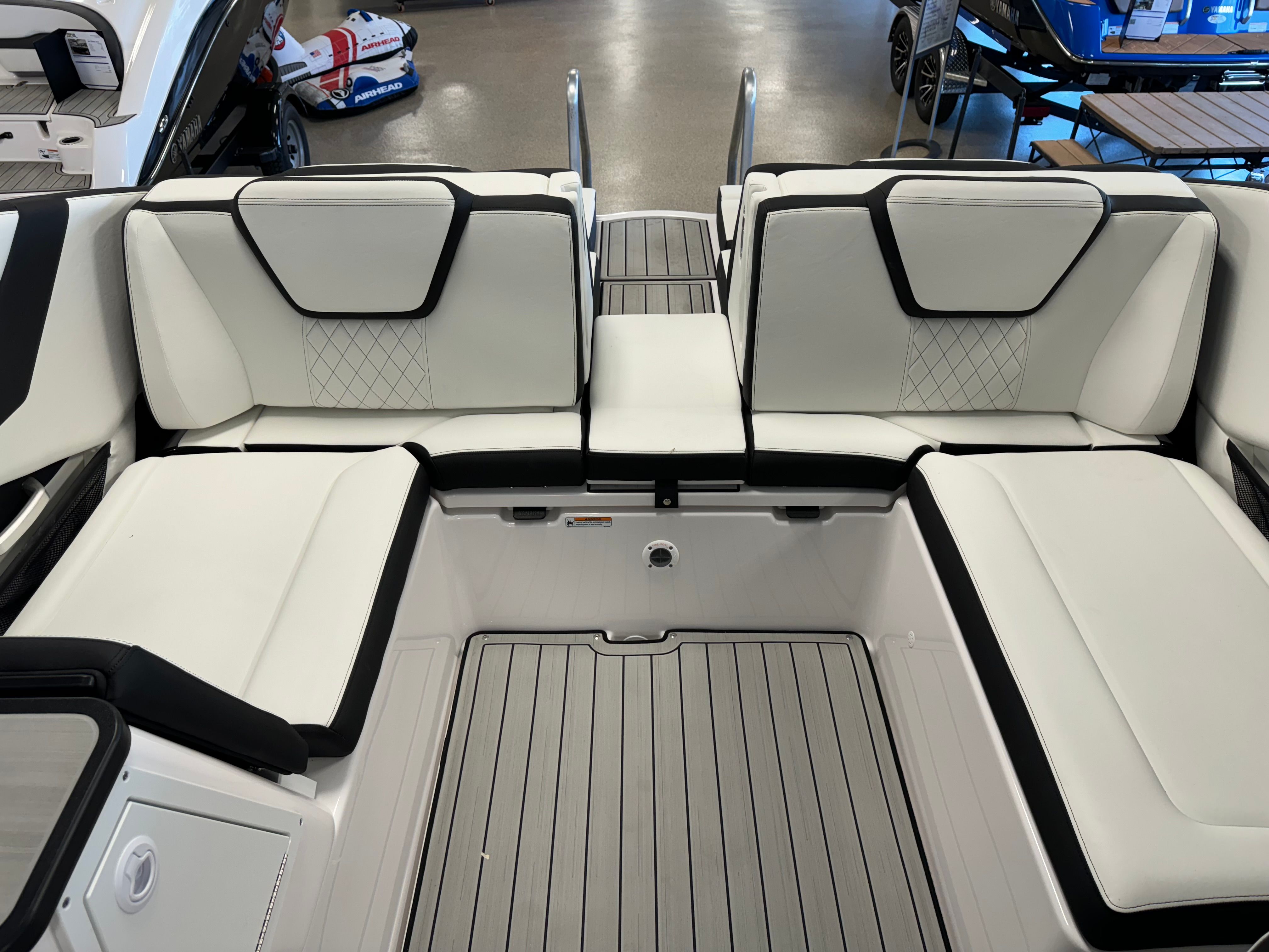 2025 Yamaha 252 SE — photo 8 view